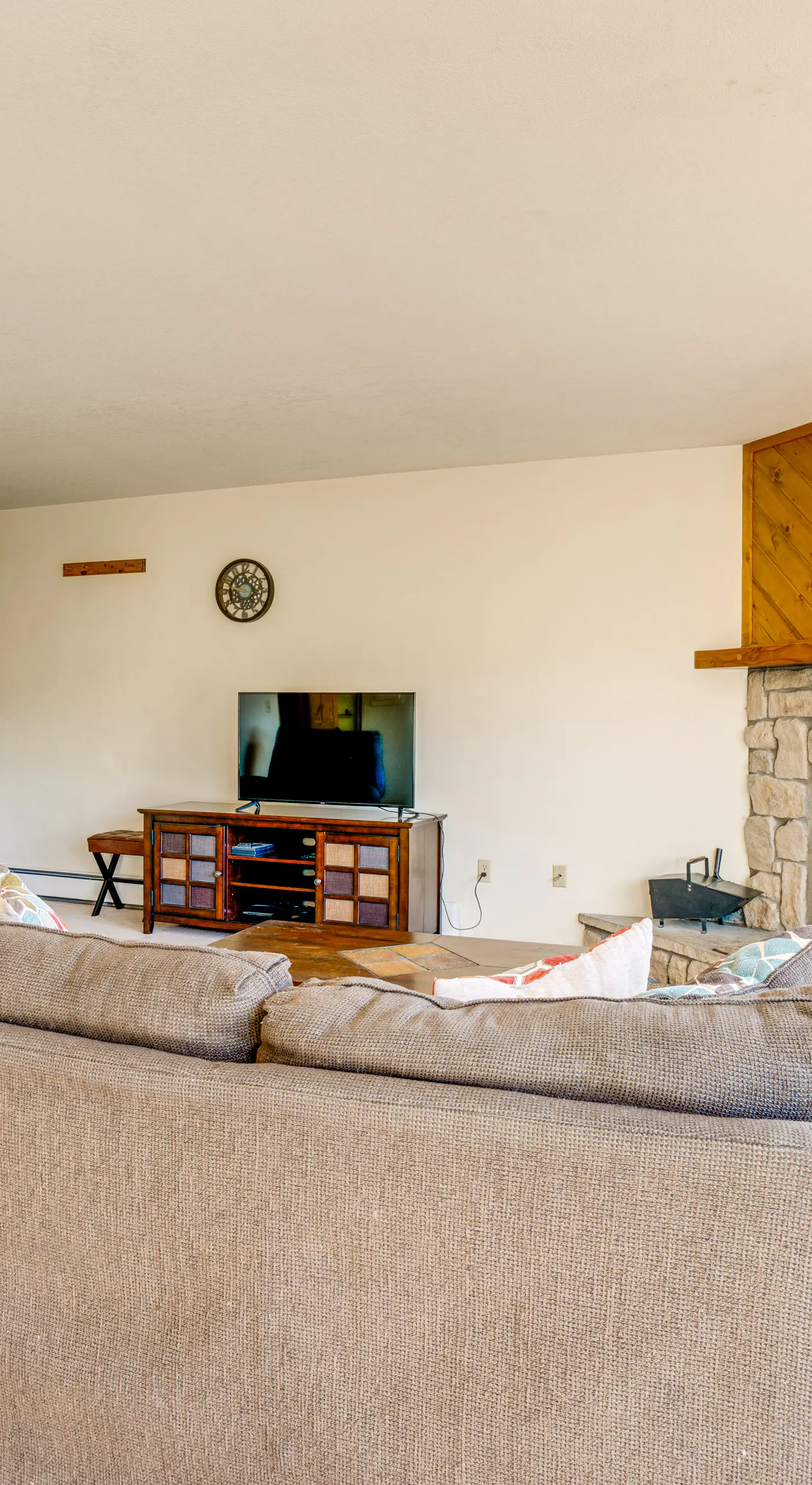 Pool, Hot Tub & Ski Shuttle! Extended Mtn Escape