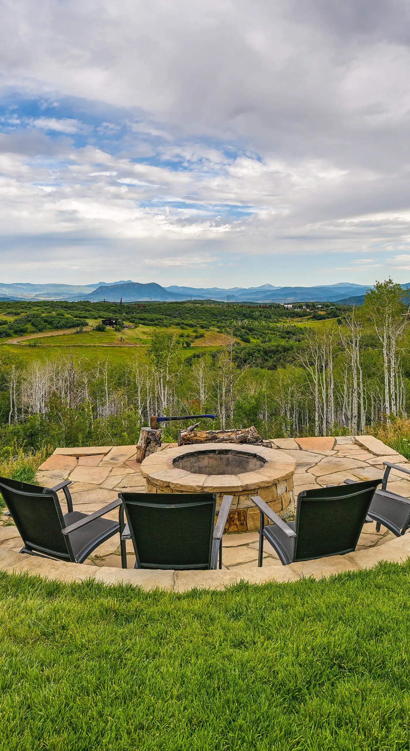 Steamboat Springs Apt w/ Views, 15 Mi to Skiing!