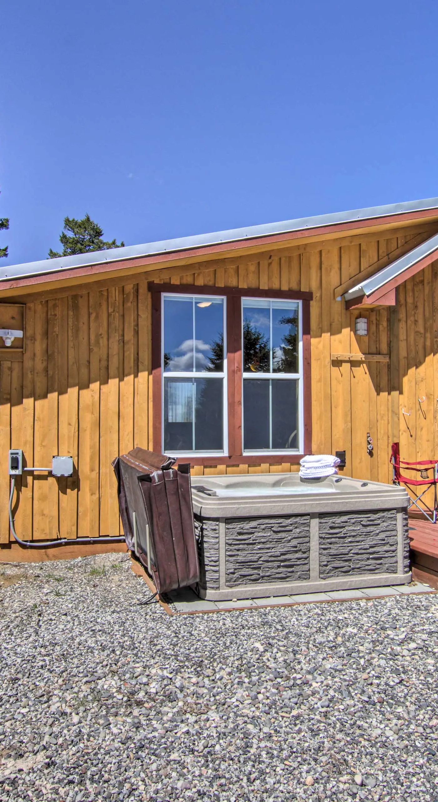 Remote Mtn Retreat w/ Hot Tub: Outside Bozeman!