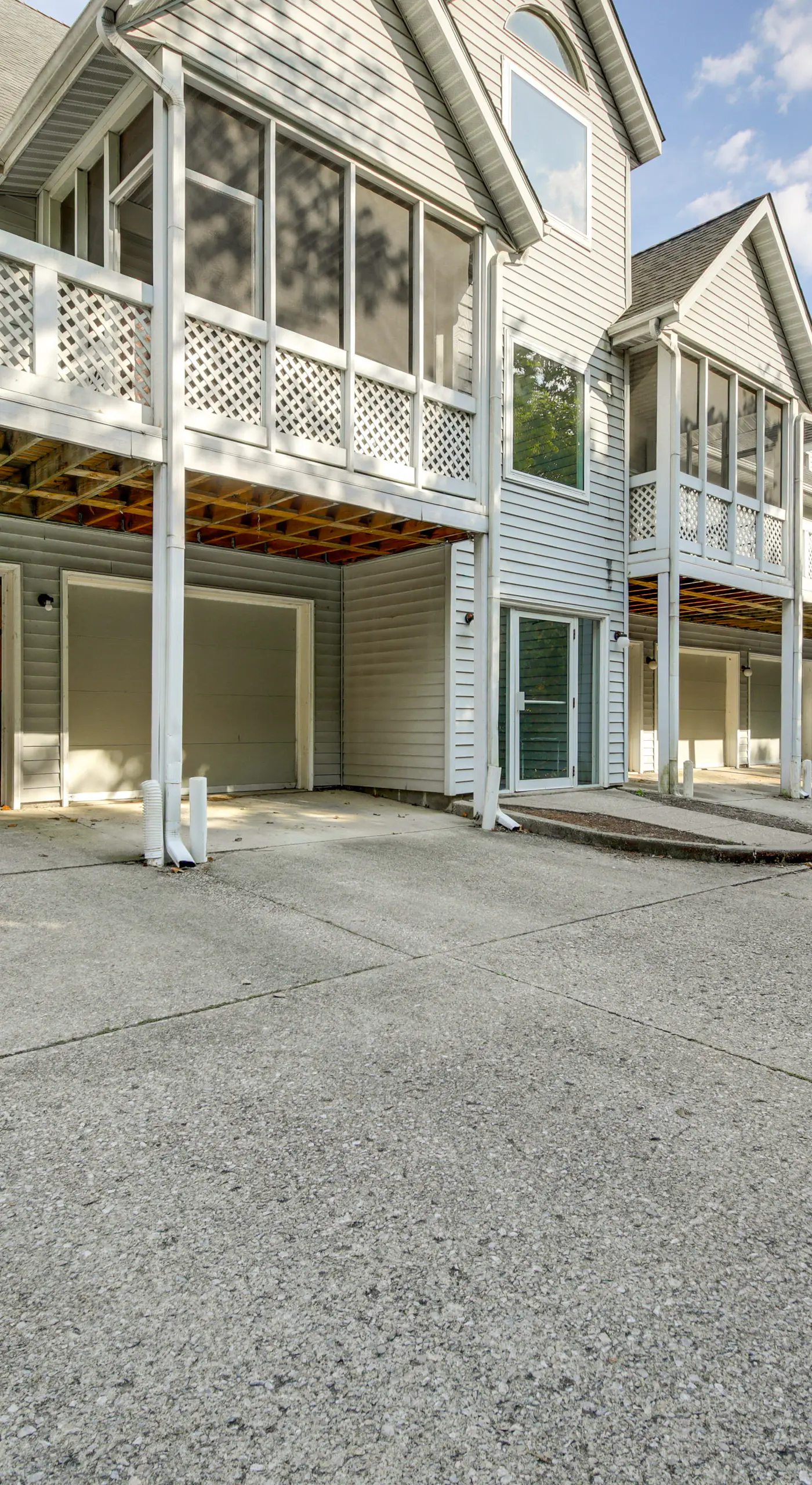 3 Mi to IU: Dog-Friendly Condo w/ Pool Access!
