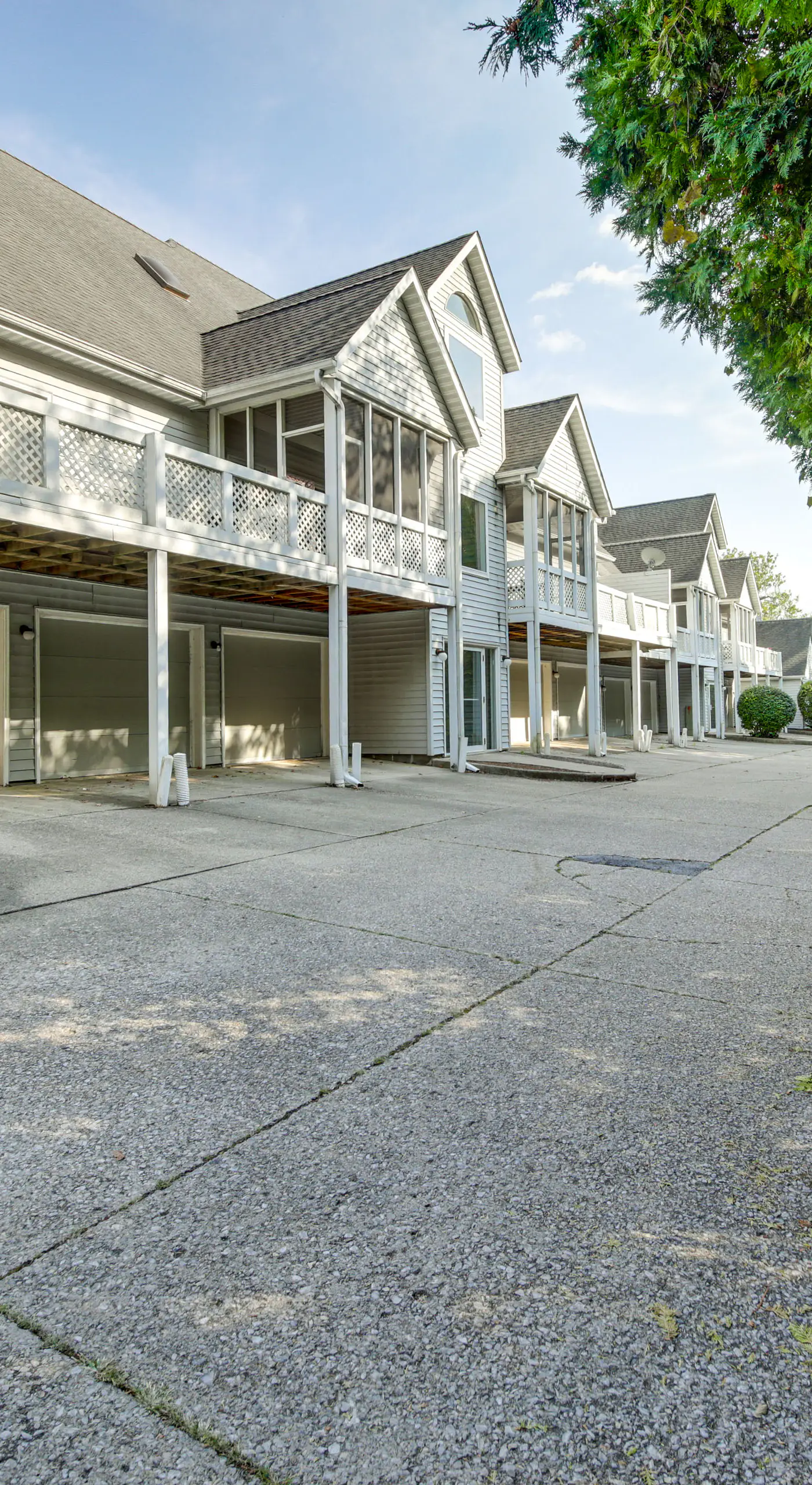 3 Mi to IU: Dog-Friendly Condo w/ Pool Access!