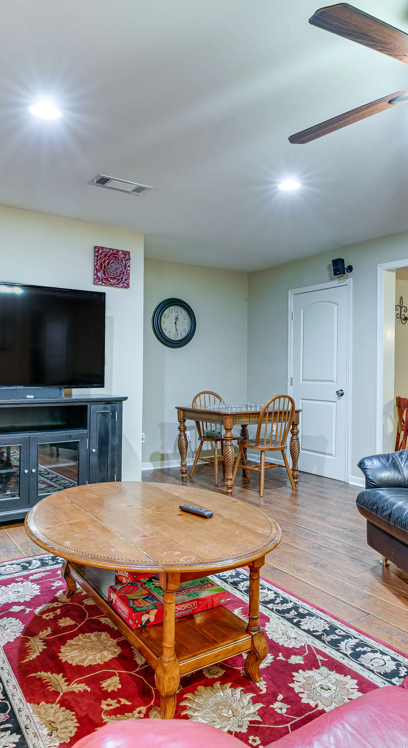 Pool Table & Patio: Cozy Lawrenceville Apt