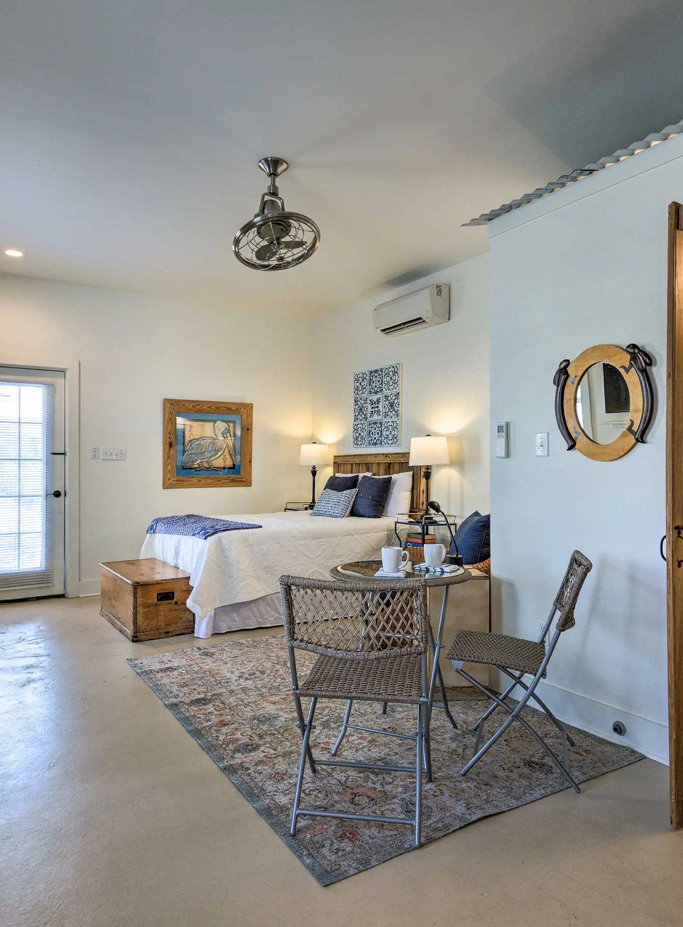 Old Town Getaway, Walk to Shopping, Dining, & Bay!