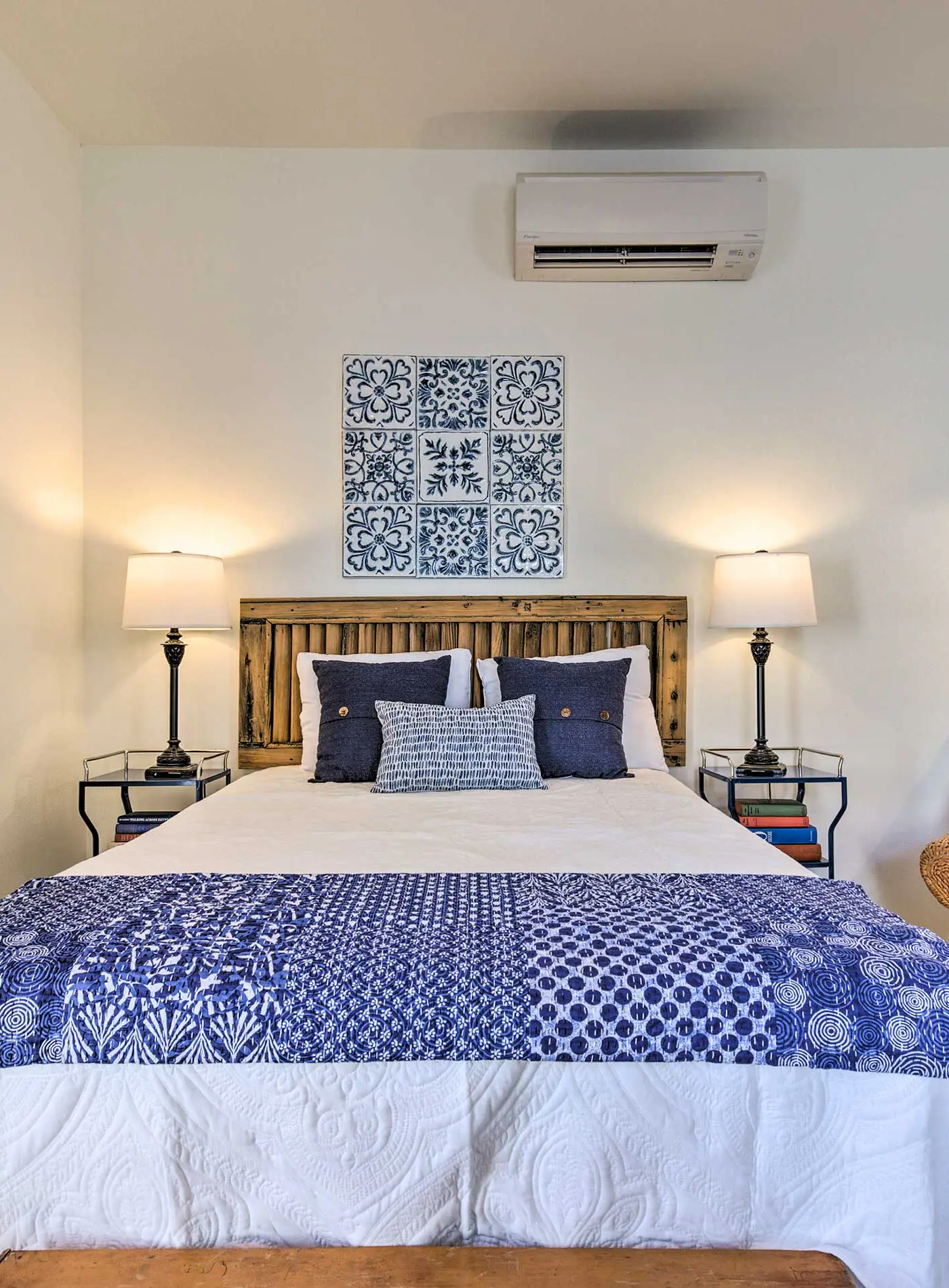 Old Town Getaway, Walk to Shopping, Dining, & Bay!