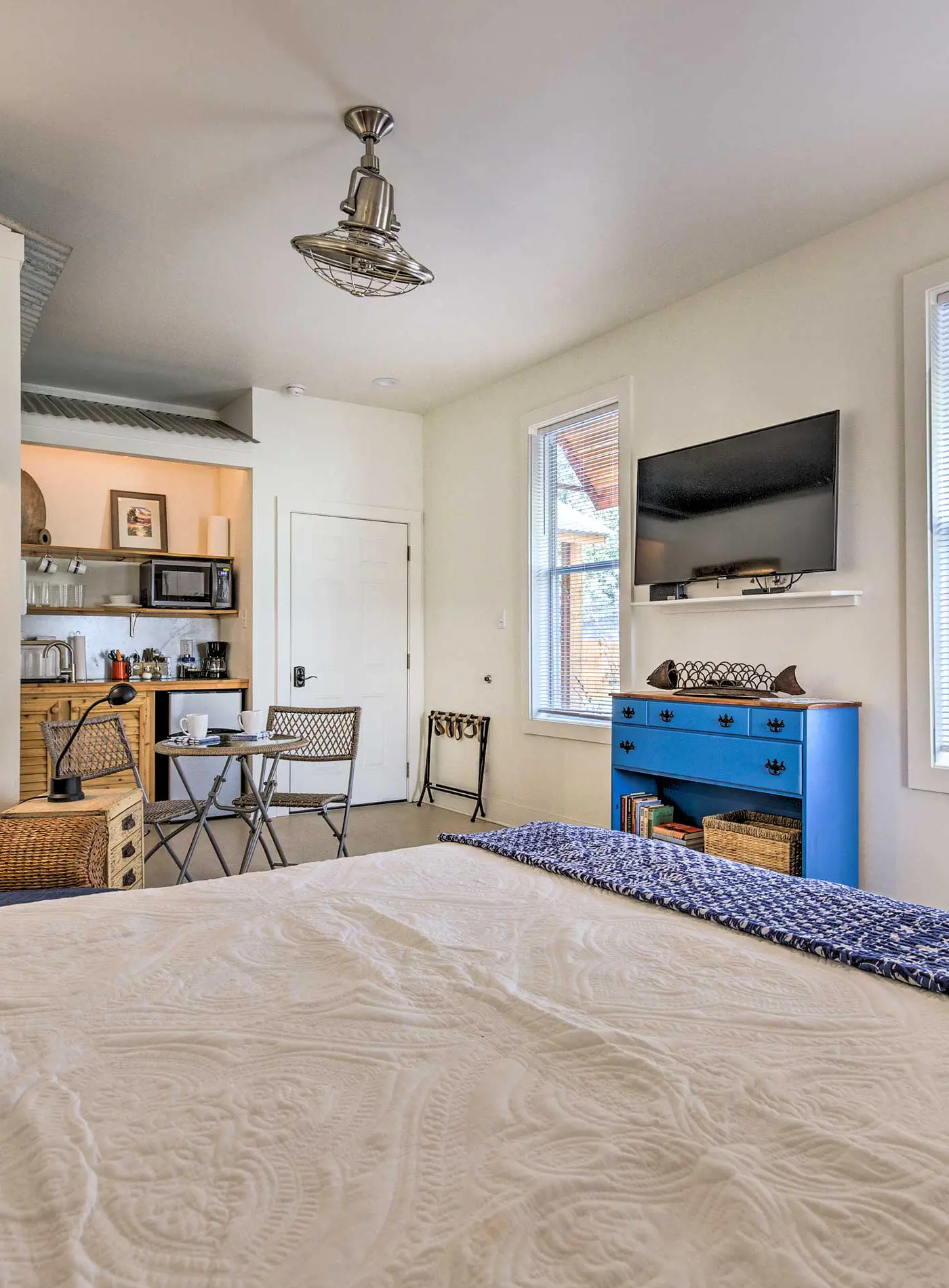 Old Town Getaway, Walk to Shopping, Dining, & Bay!