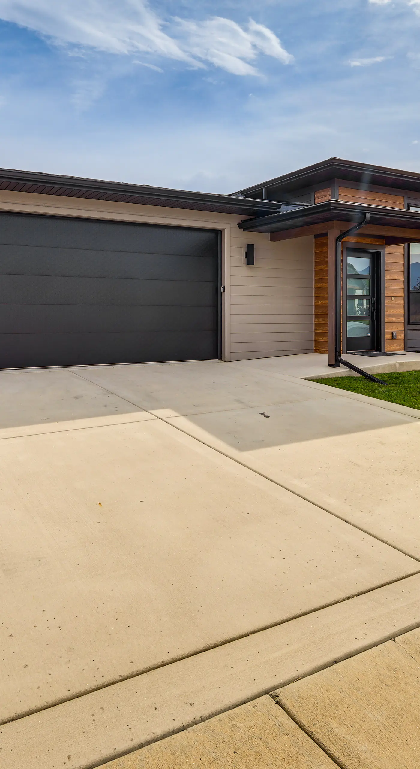 Stylish Montana Vacation Rental w/ Private Hot Tub