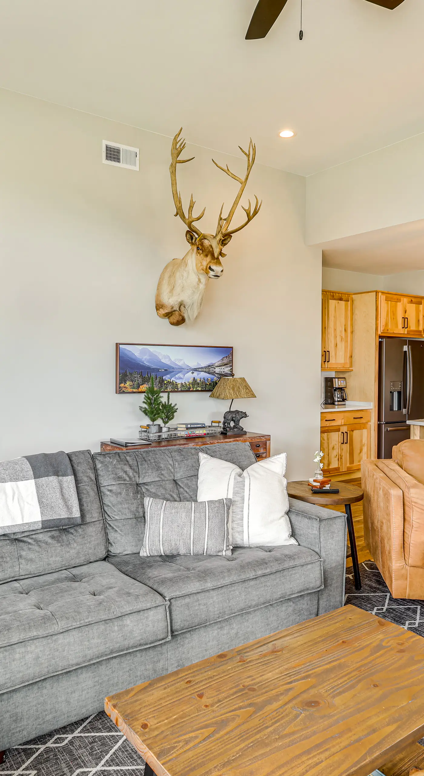 Stylish Montana Vacation Rental w/ Private Hot Tub