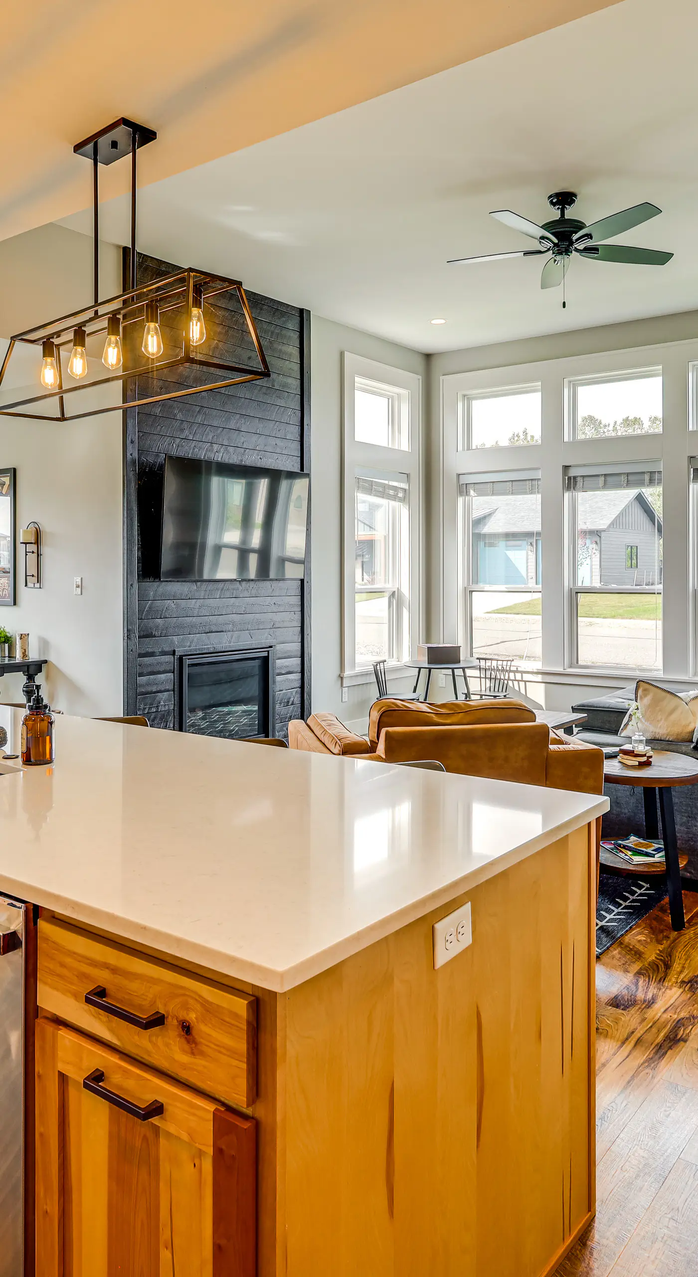 Stylish Montana Vacation Rental w/ Private Hot Tub