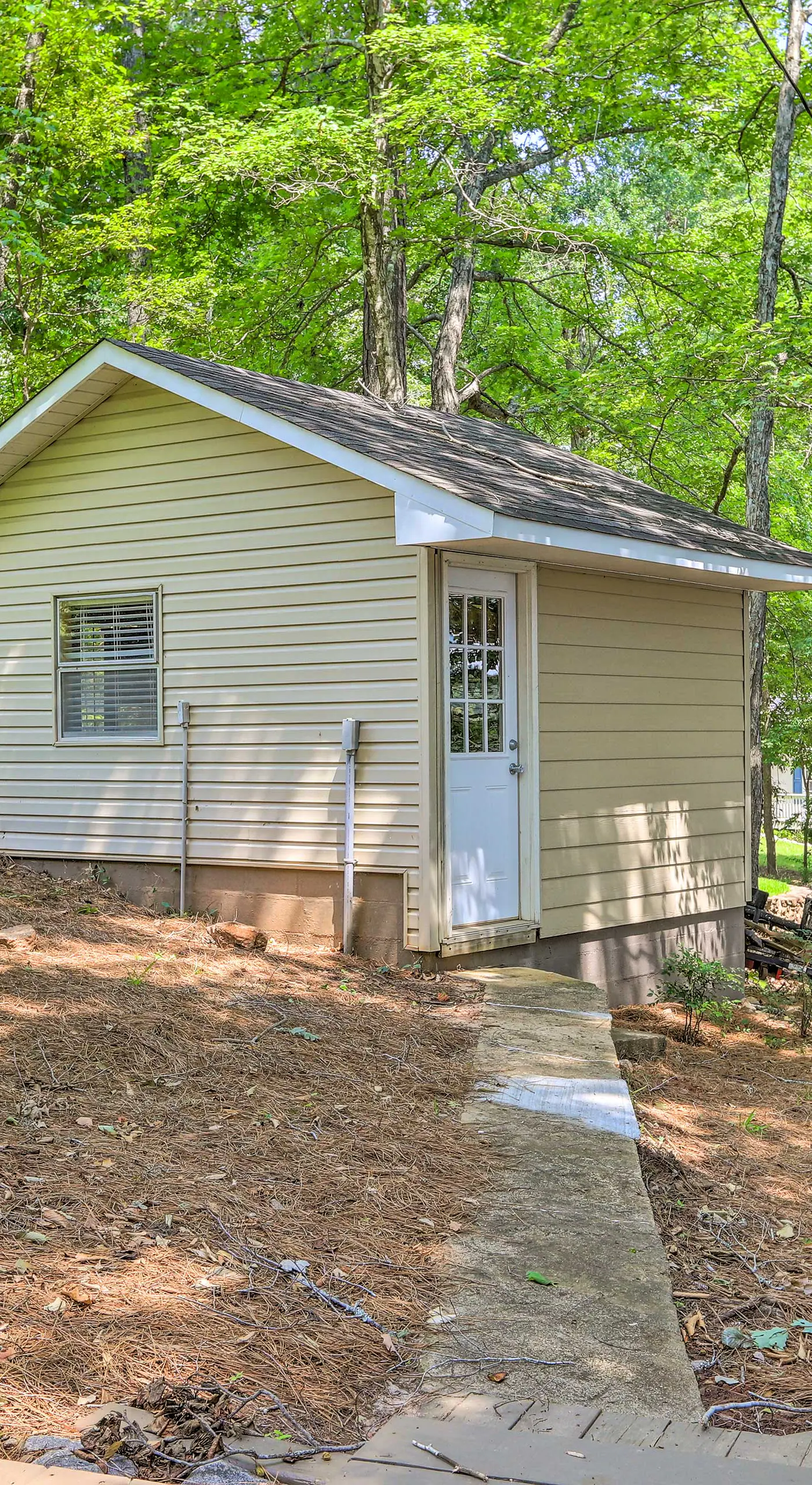 Lakefront Retreat w/ Deep Water + Great Views!