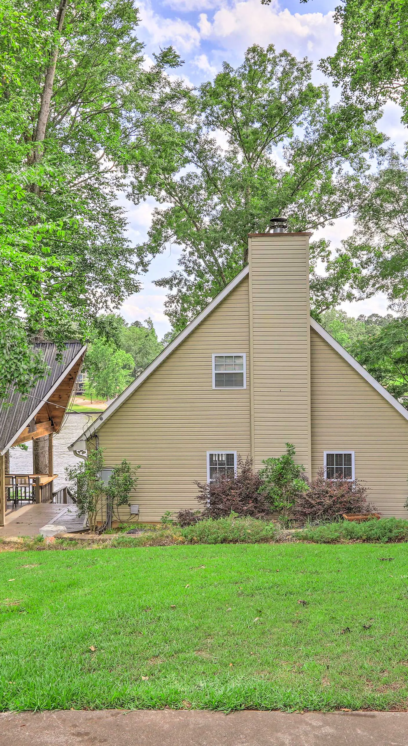 Lakefront Retreat w/ Deep Water + Great Views!
