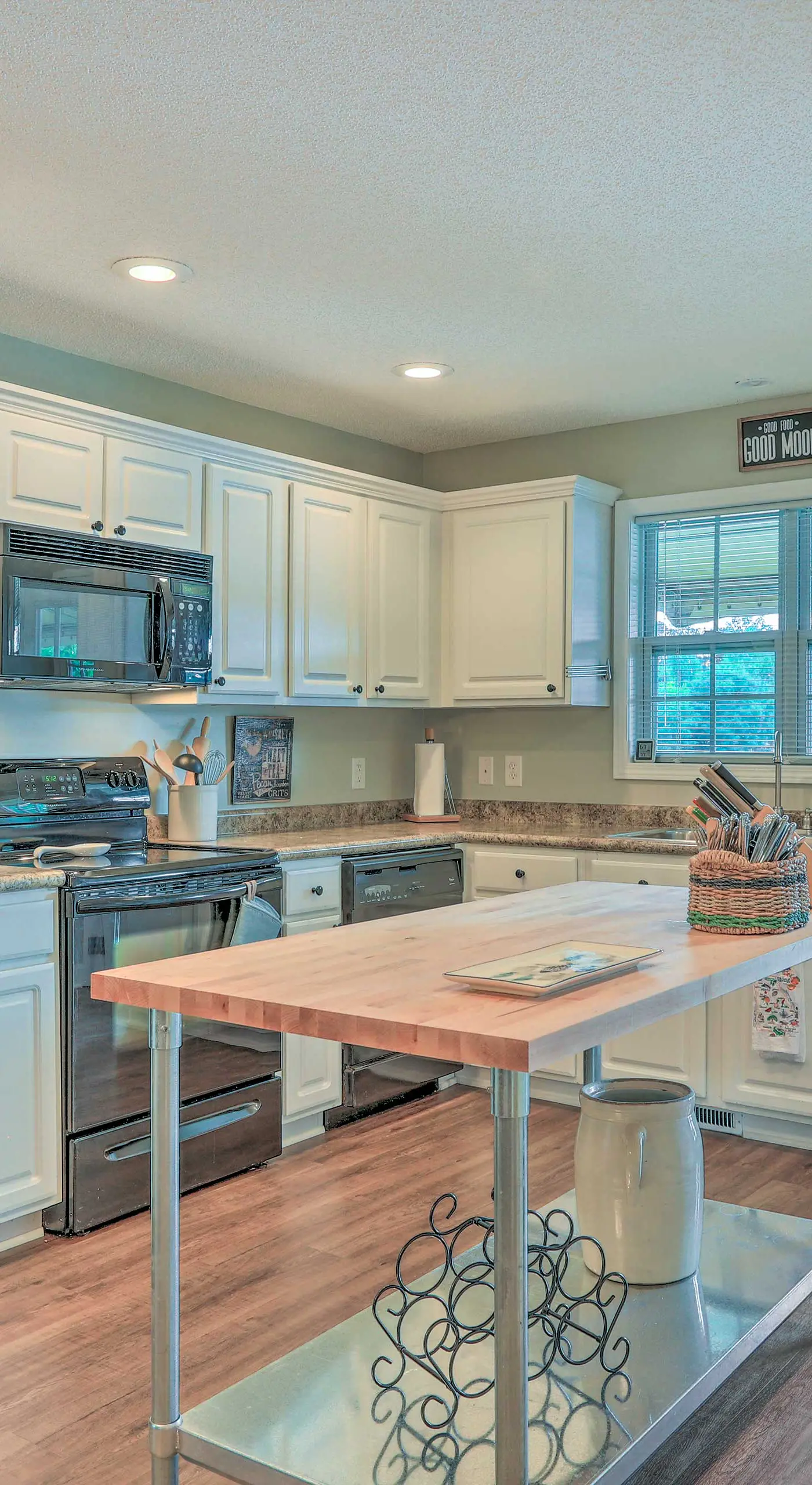 Lakefront Retreat w/ Deep Water + Great Views!