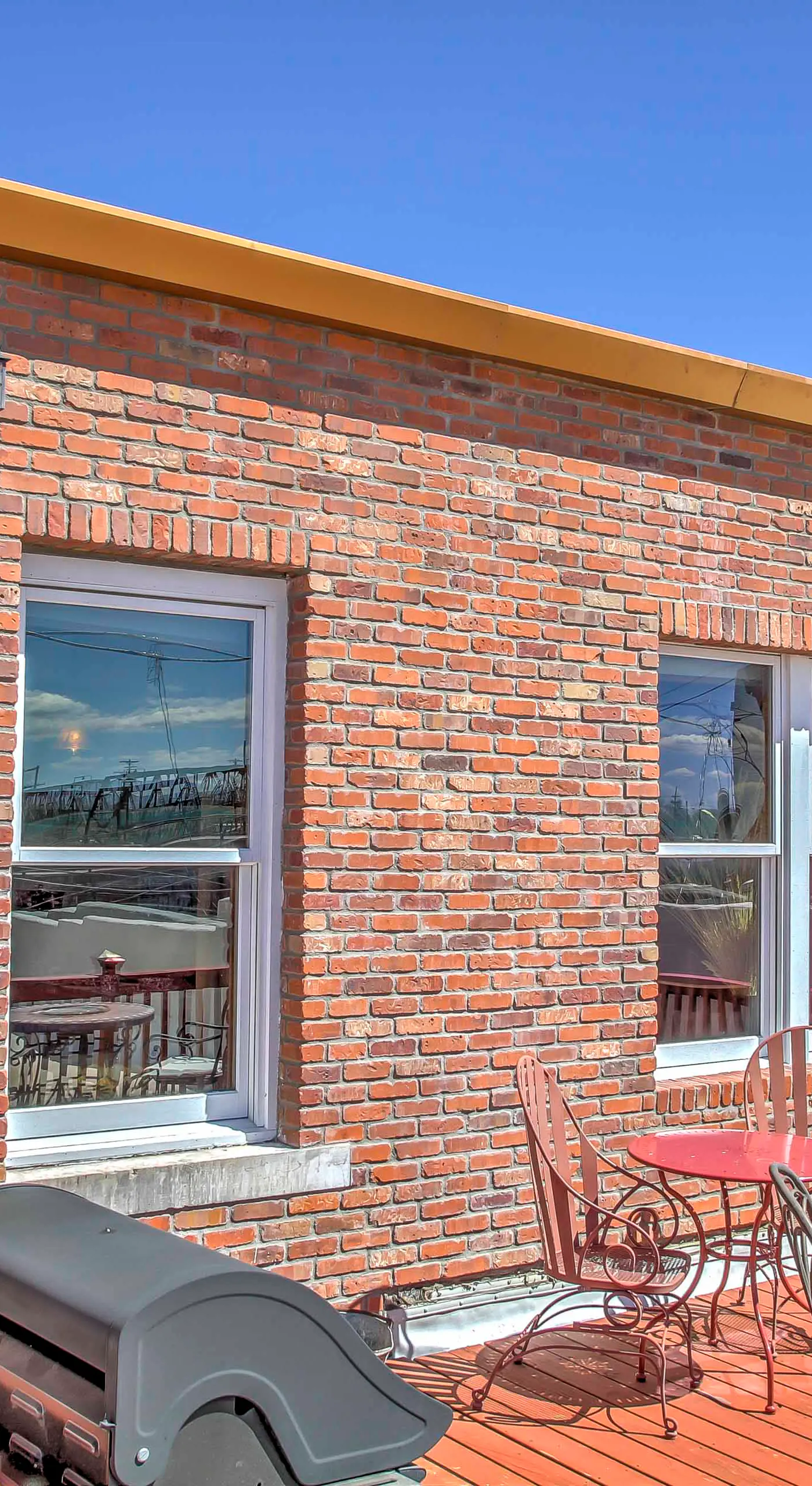 Vintage Downtown Laramie Apartment w/ Deck!