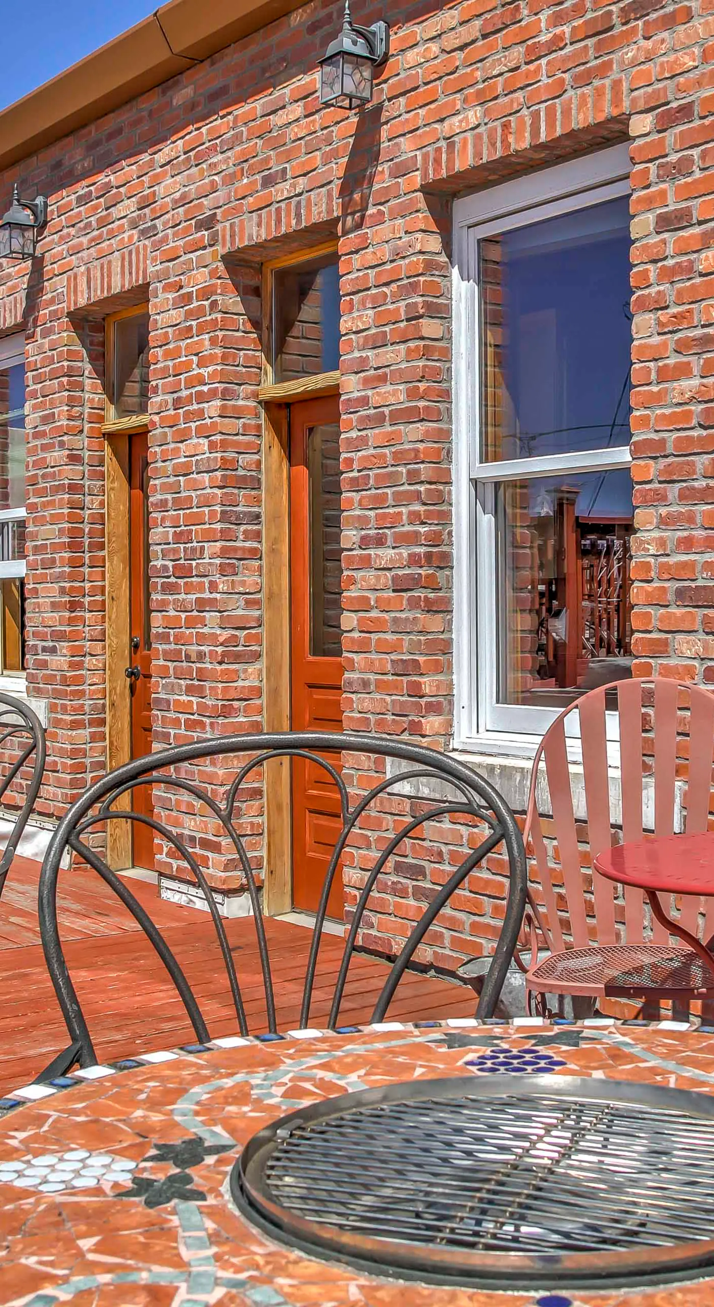 Vintage Downtown Laramie Apartment w/ Deck!