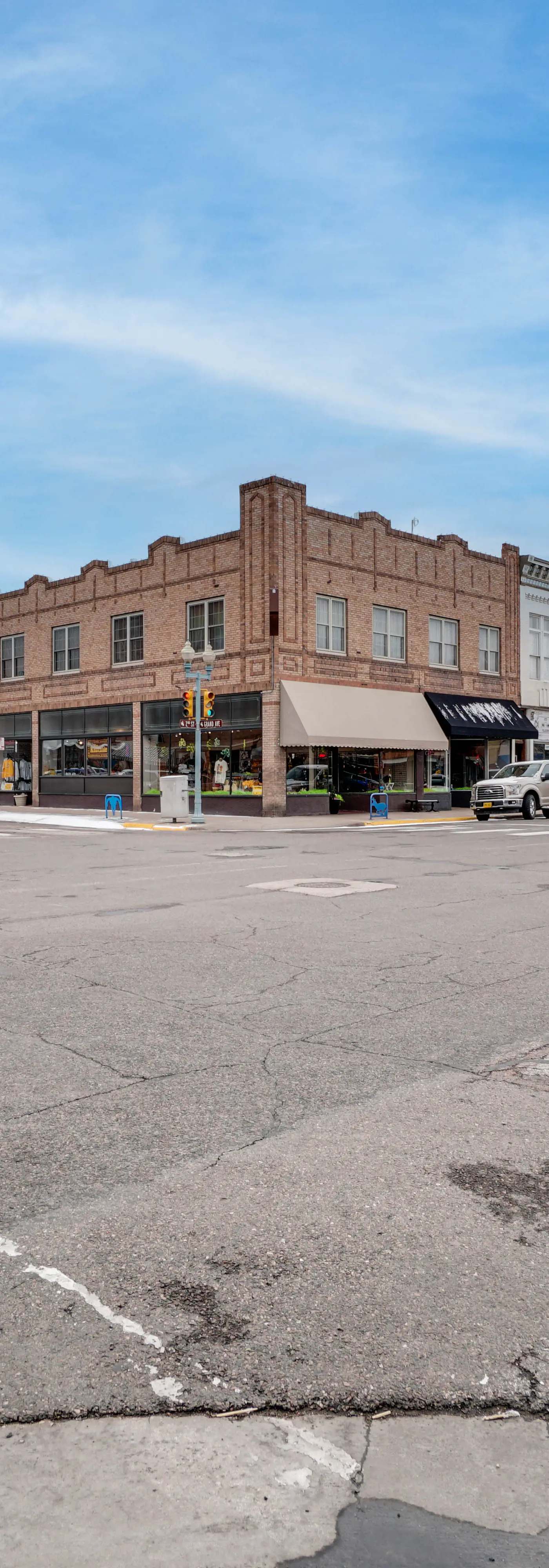 Vintage Downtown Laramie Apartment w/ Deck!