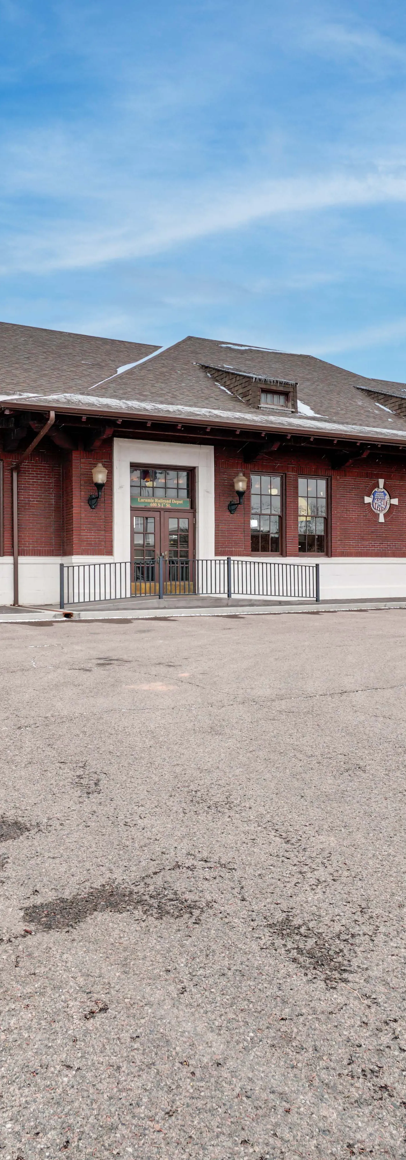 Vintage Downtown Laramie Apartment w/ Deck!