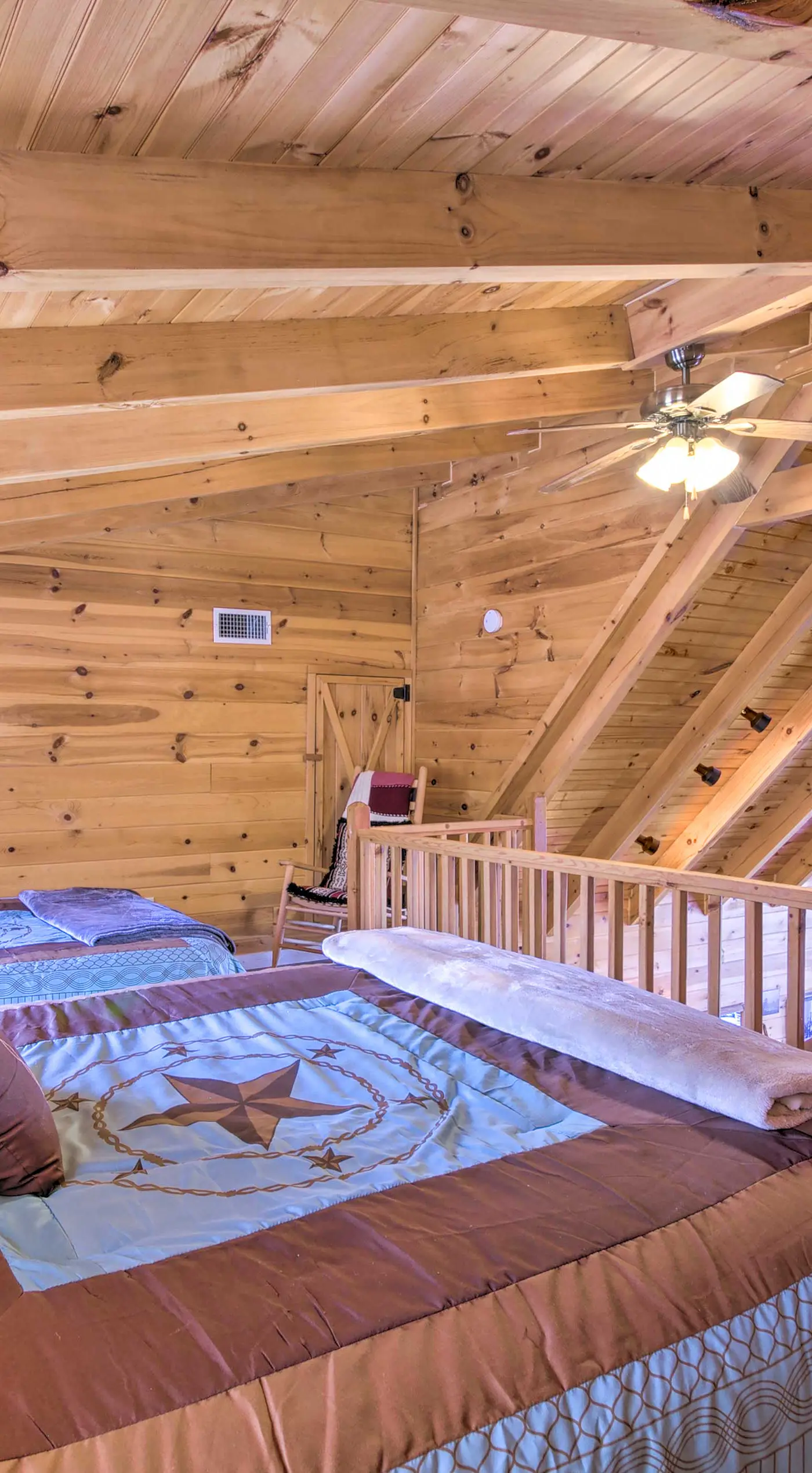 Large Cabin w/ Deck Overlooking Norfork Lake!