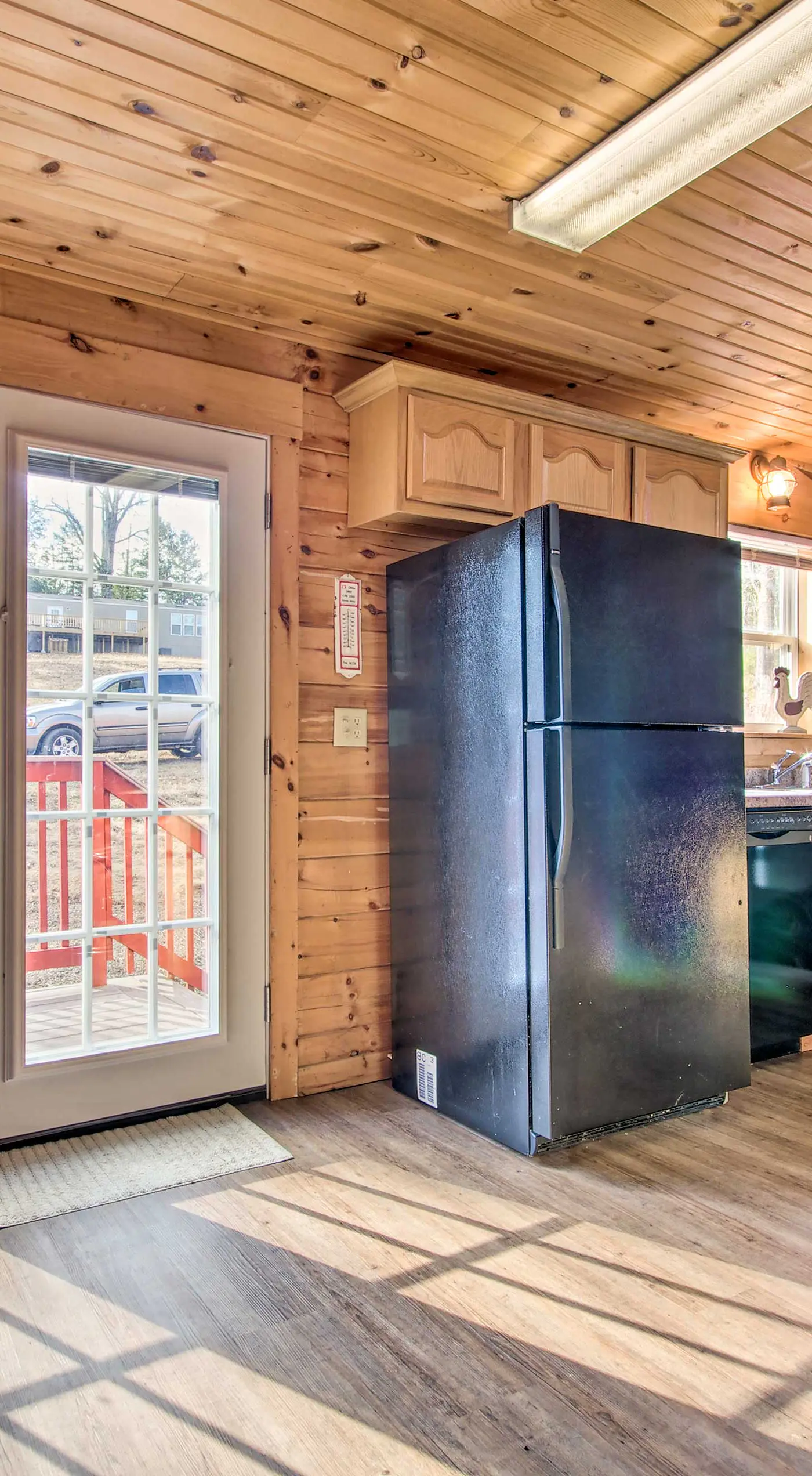 Large Cabin w/ Deck Overlooking Norfork Lake!