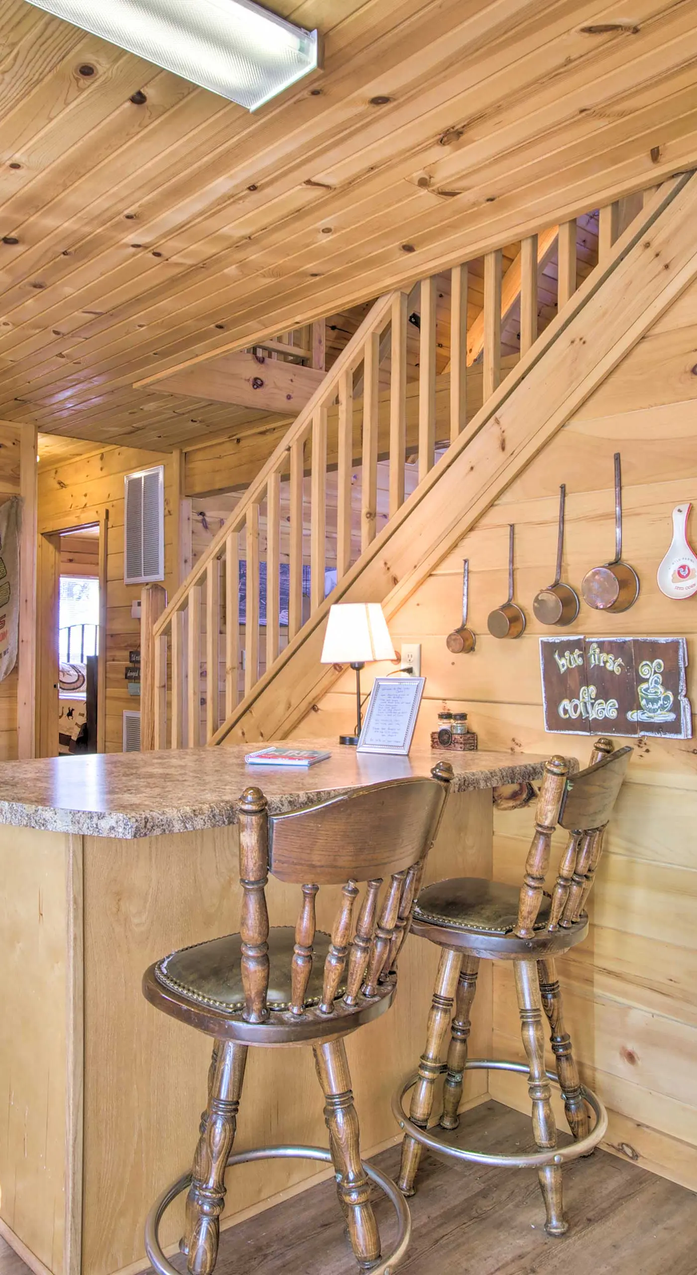 Large Cabin w/ Deck Overlooking Norfork Lake!