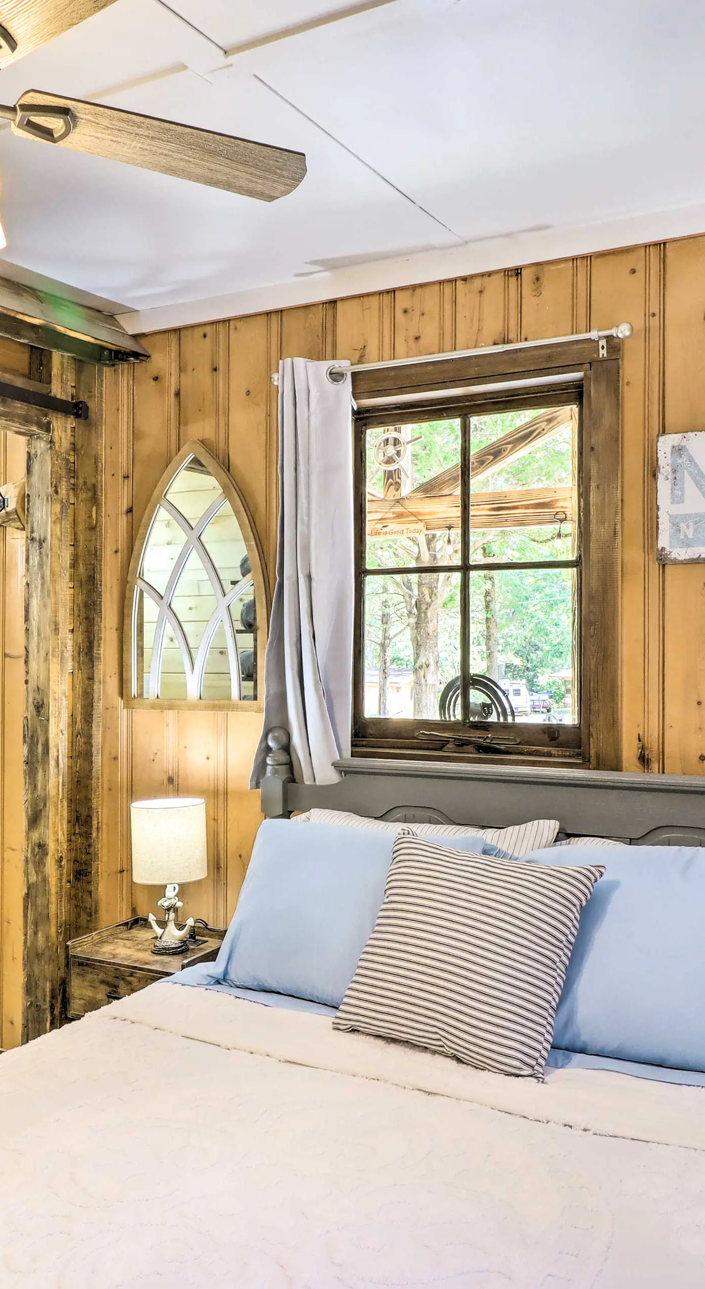 Remodeled Cabin w/ Fire Pit on Norfork Lake!