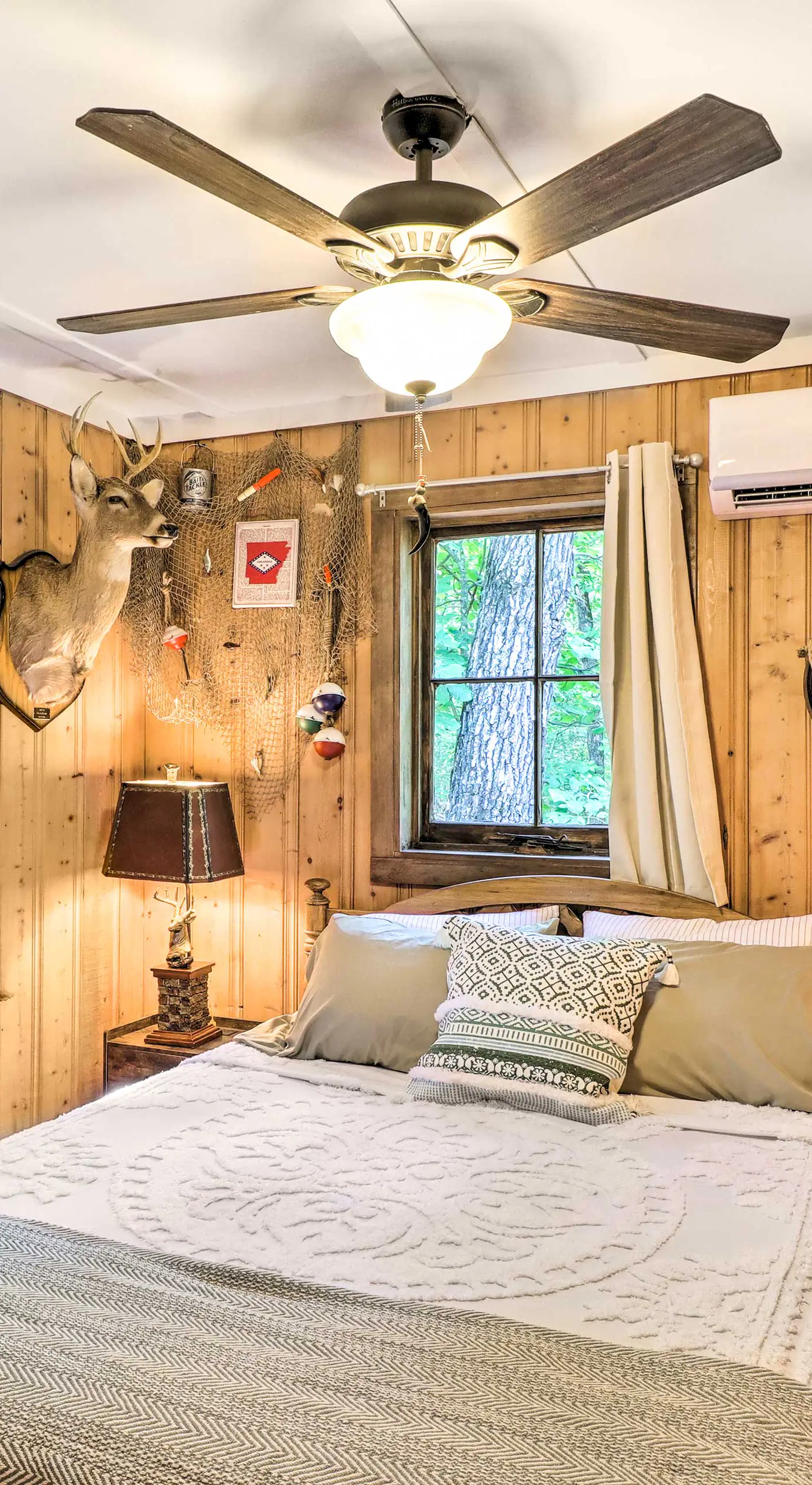 Remodeled Cabin w/ Fire Pit on Norfork Lake!