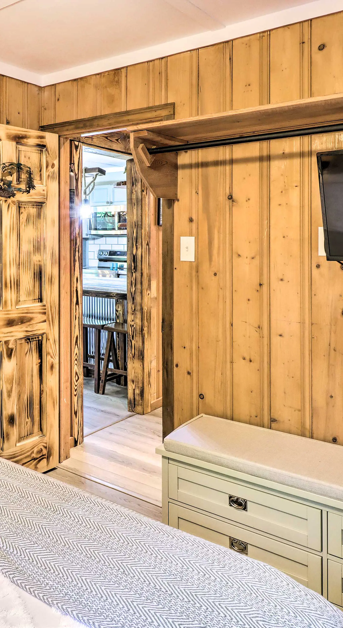 Remodeled Cabin w/ Fire Pit on Norfork Lake!