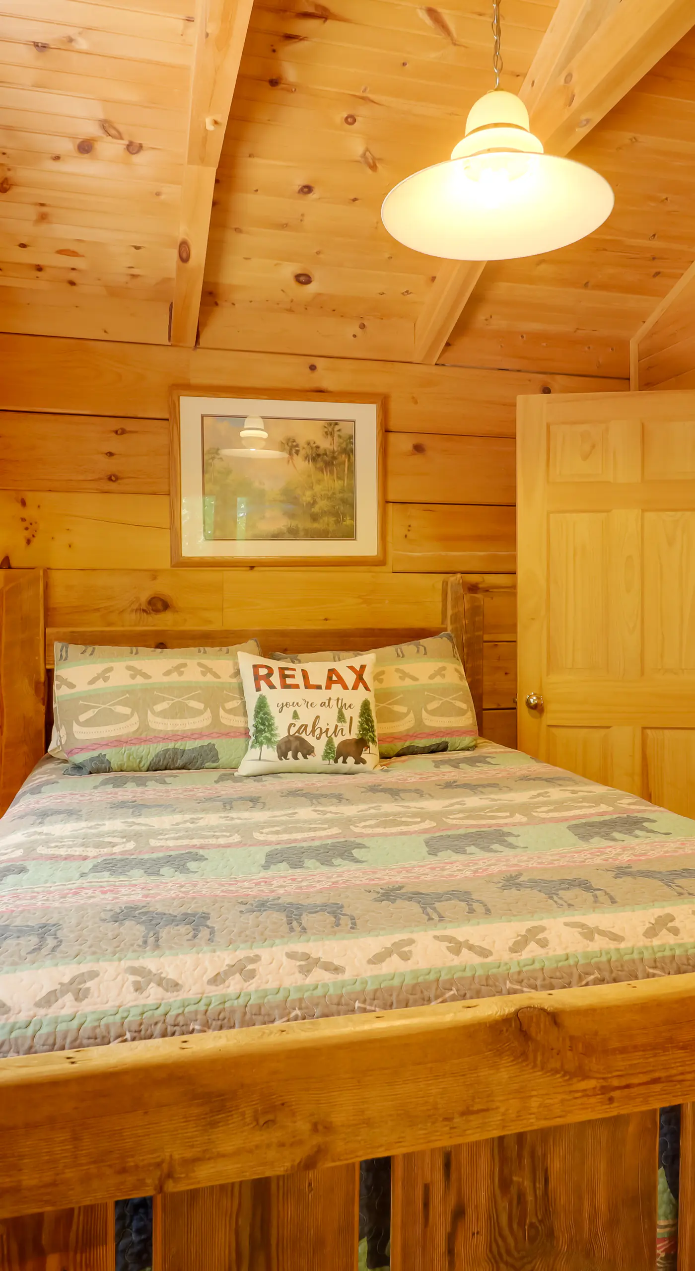 Near Hiking! Couple's Retreat w/ Hot Tub in Marion