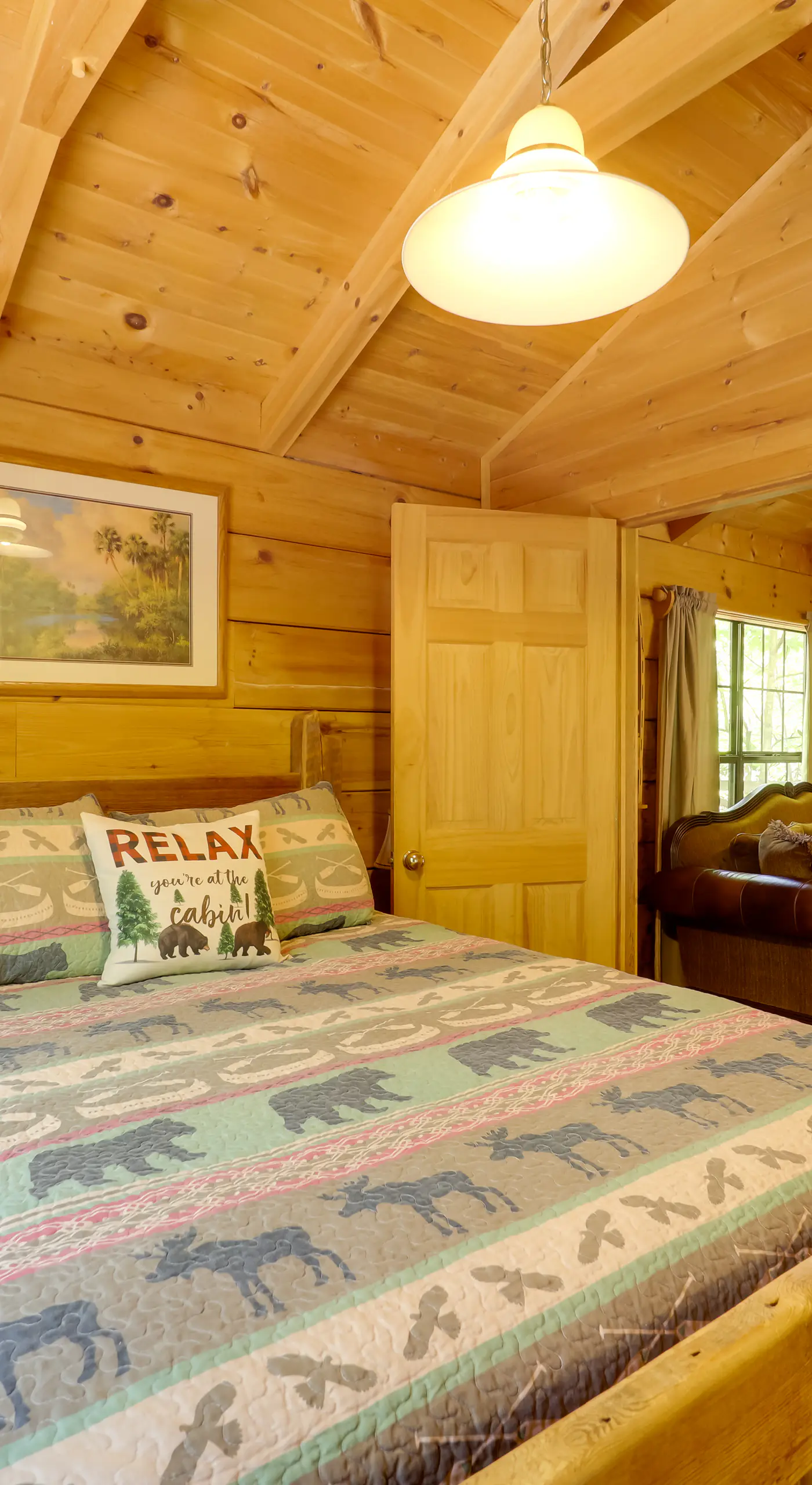 Near Hiking! Couple's Retreat w/ Hot Tub in Marion