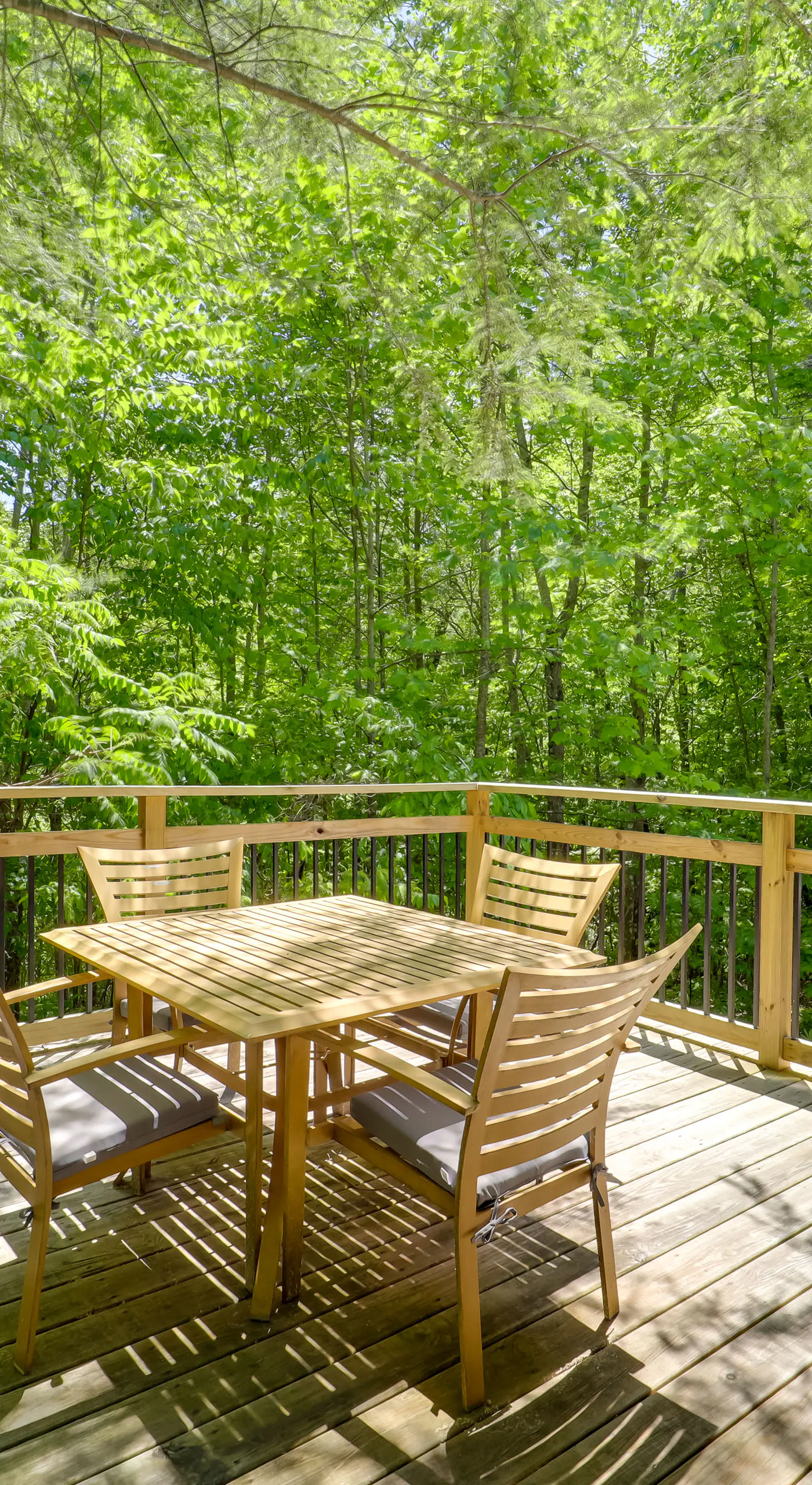Near Hiking! Couple's Retreat w/ Hot Tub in Marion
