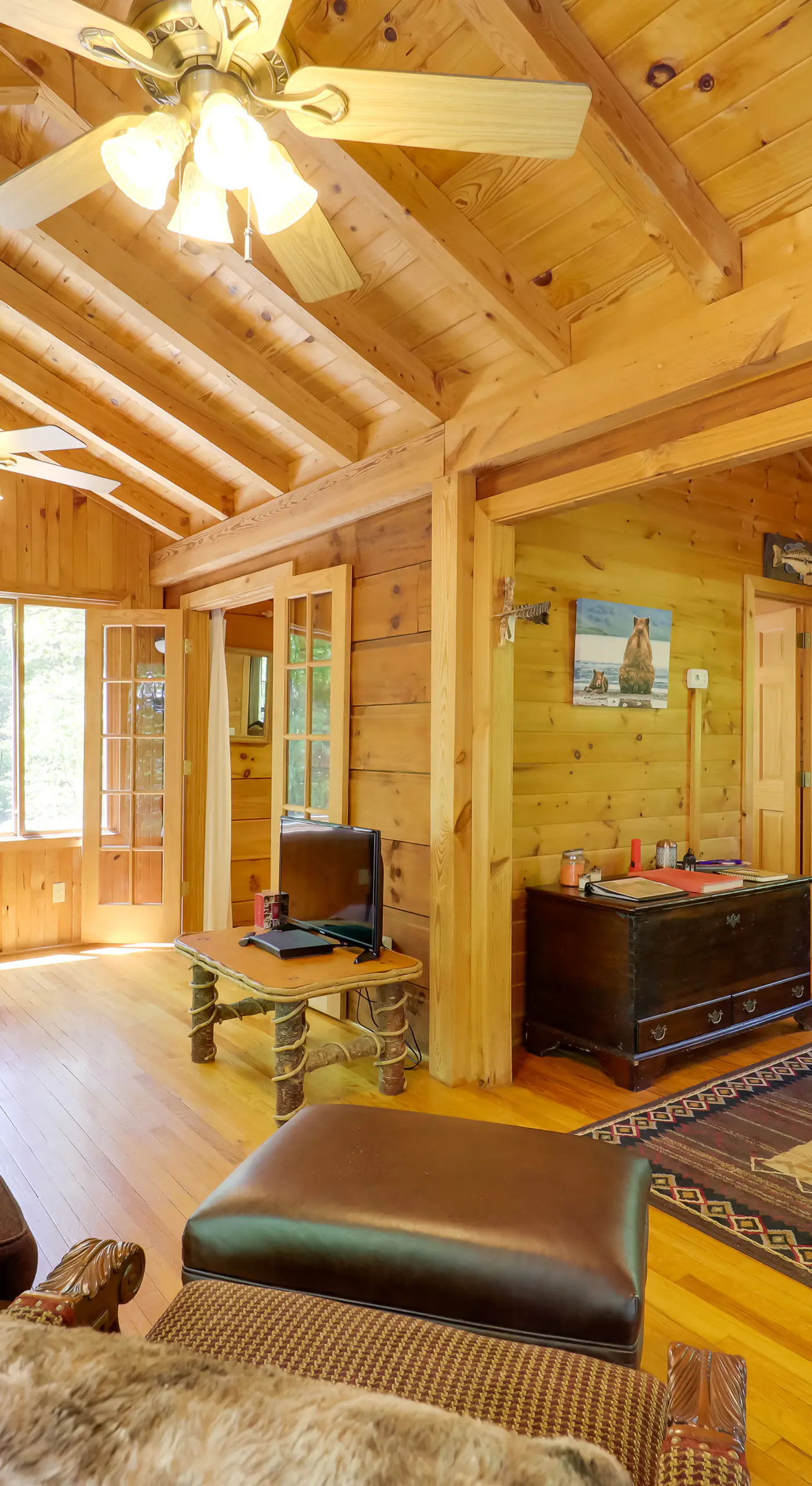 Near Hiking! Couple's Retreat w/ Hot Tub in Marion