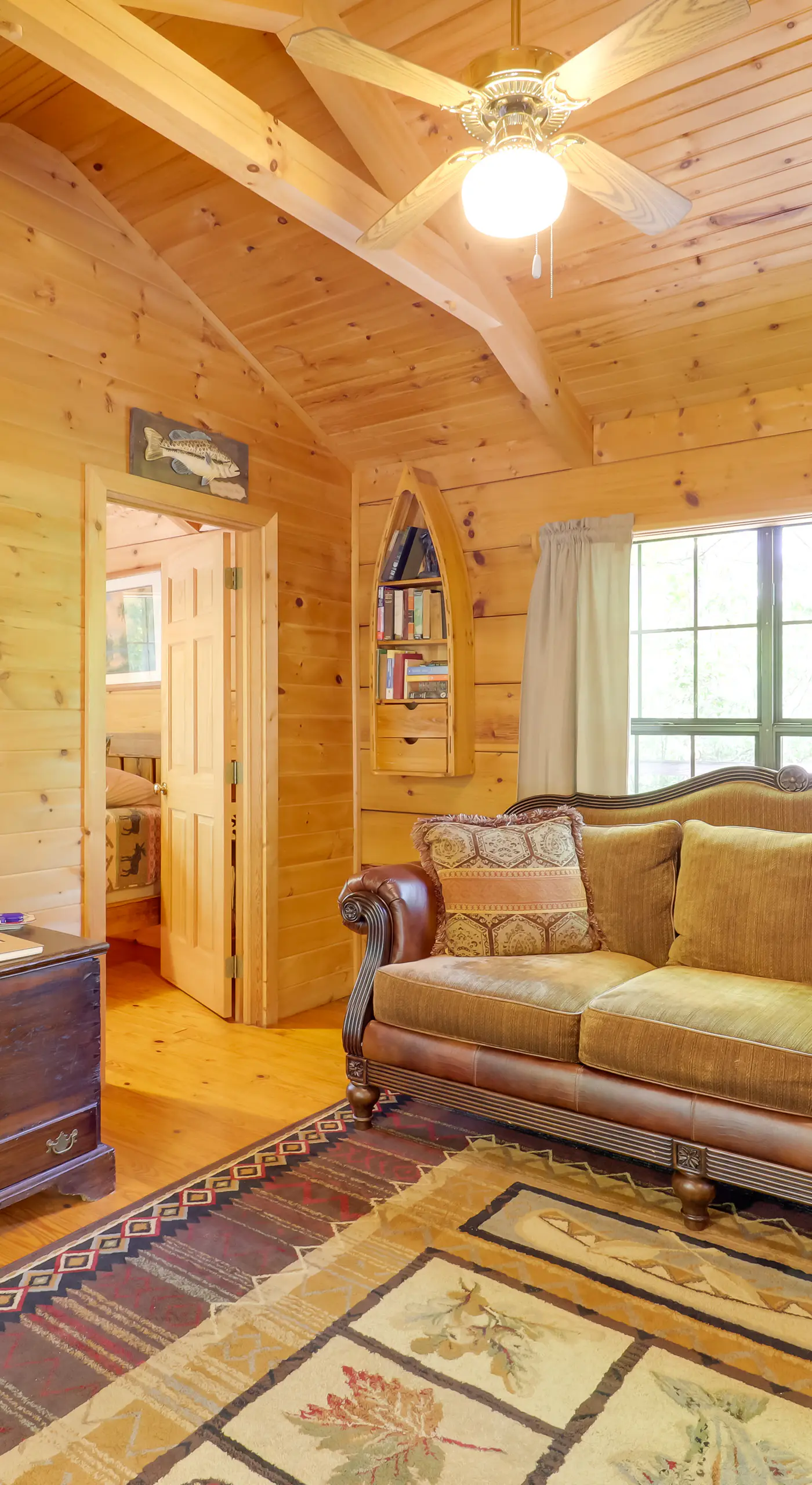 Near Hiking! Couple's Retreat w/ Hot Tub in Marion