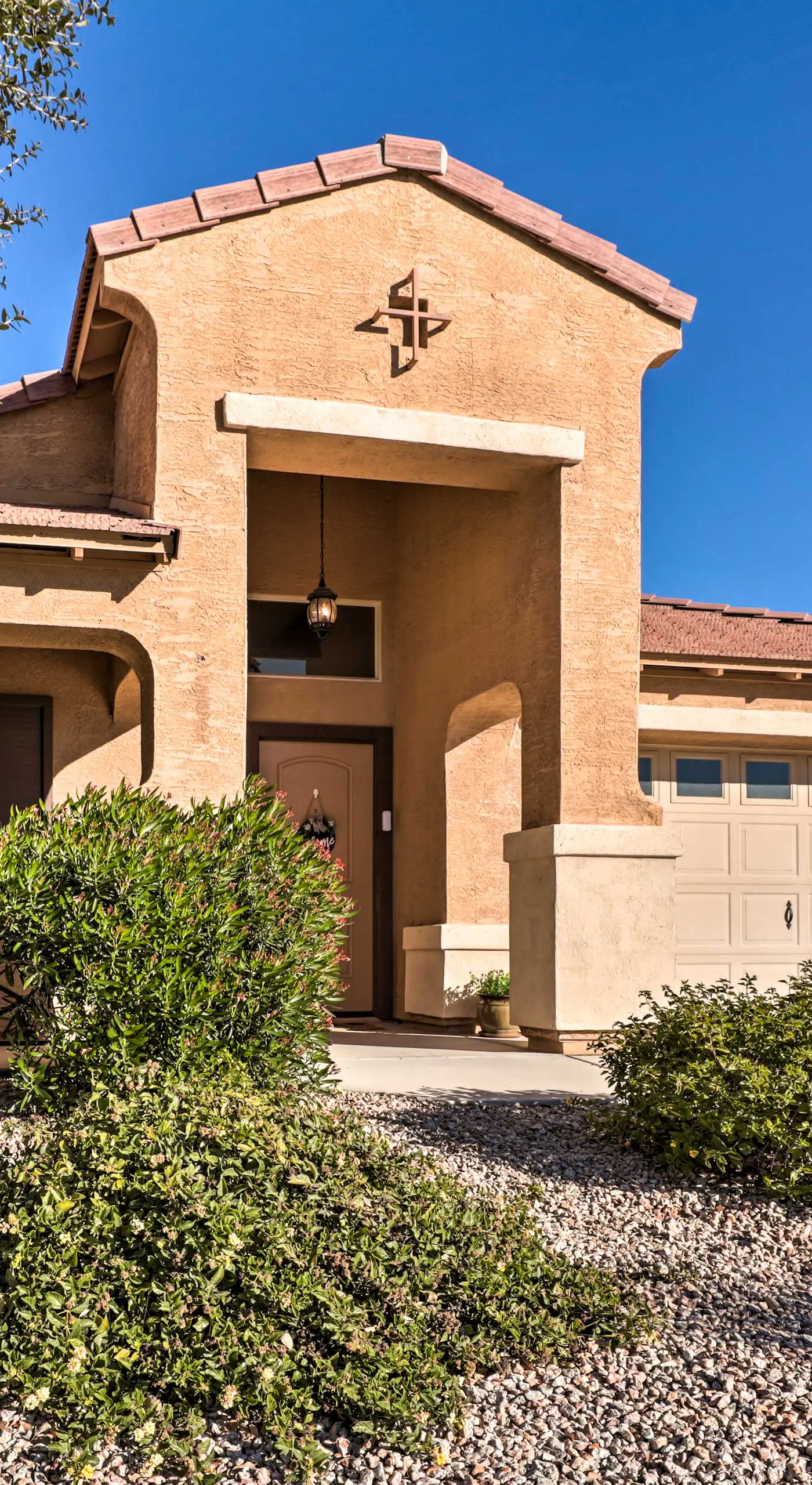 Maricopa Home w/ Swim-Up Bar, Heated Pool & Slide