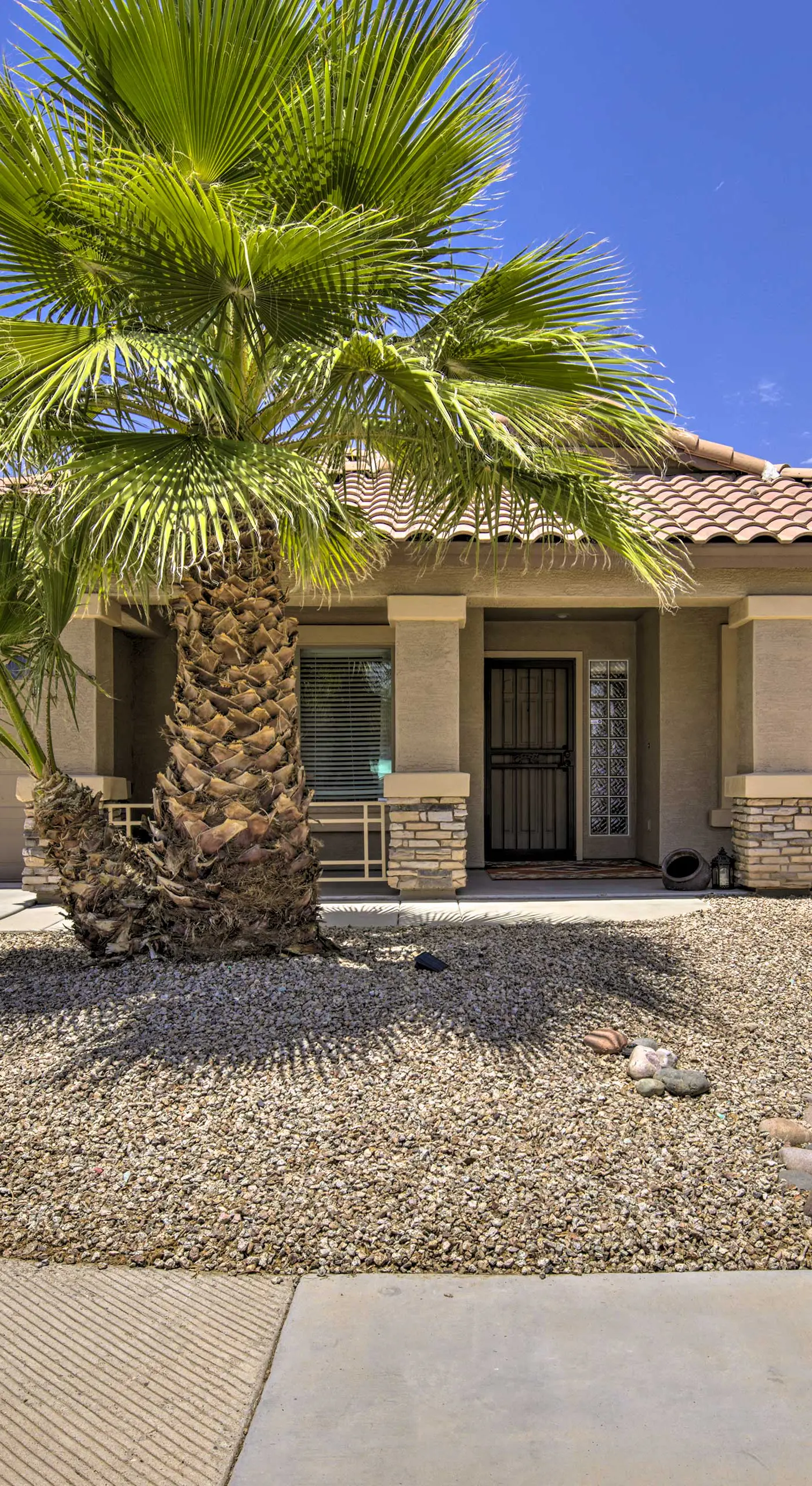 Chic Maricopa Getaway w/ Outdoor Oasis & Pool