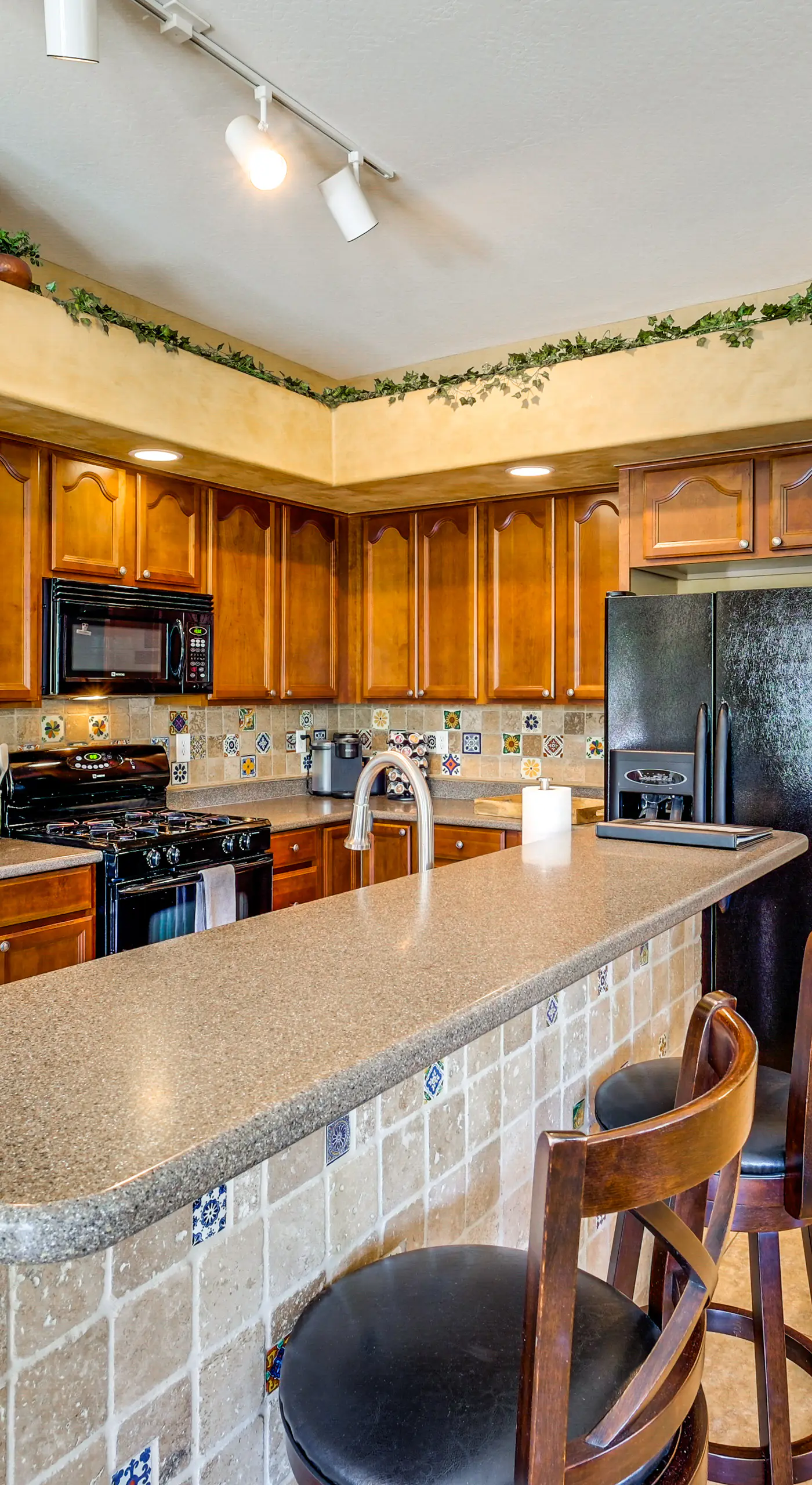 Private Hot Tub: Pet-Friendly Maricopa Escape!