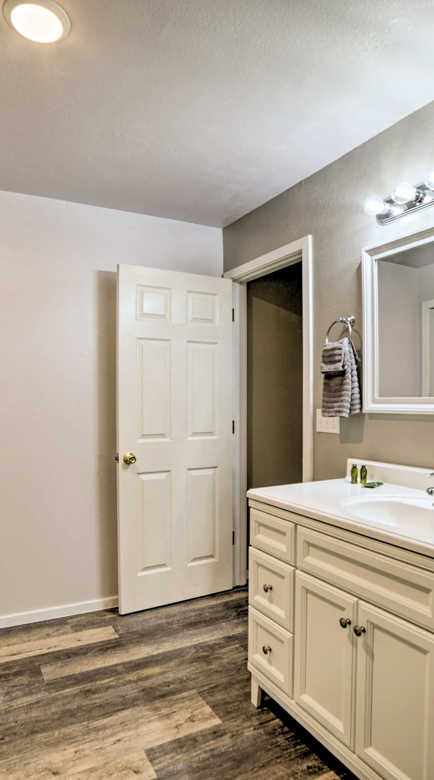 Walkout Apartment w/ Mtn View on Cortez Ranch