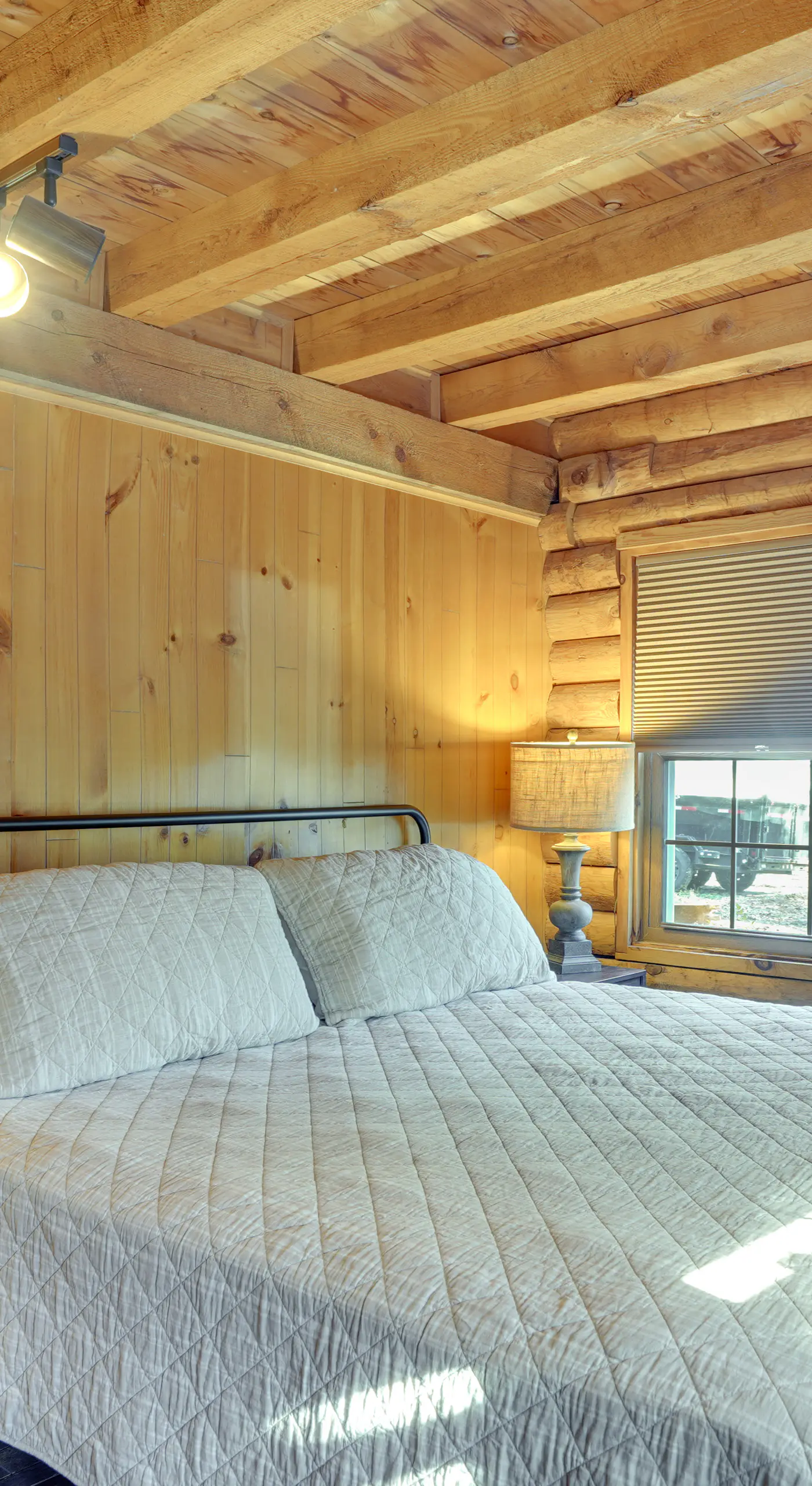 Kentucky Lake Access! Family Log Cabin w/ Deck