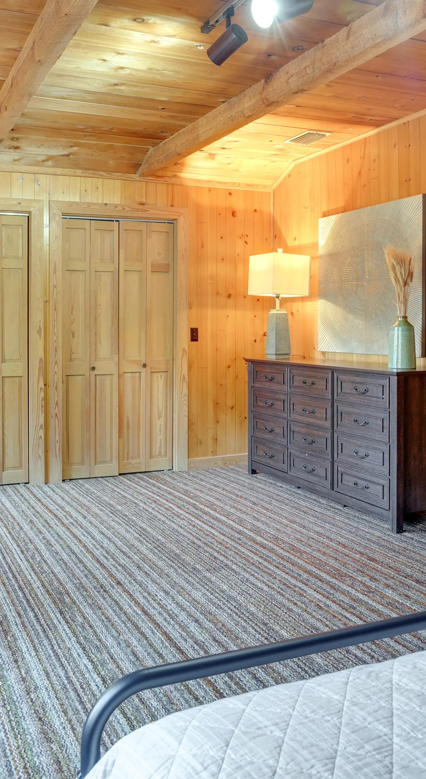 Kentucky Lake Access! Family Log Cabin w/ Deck