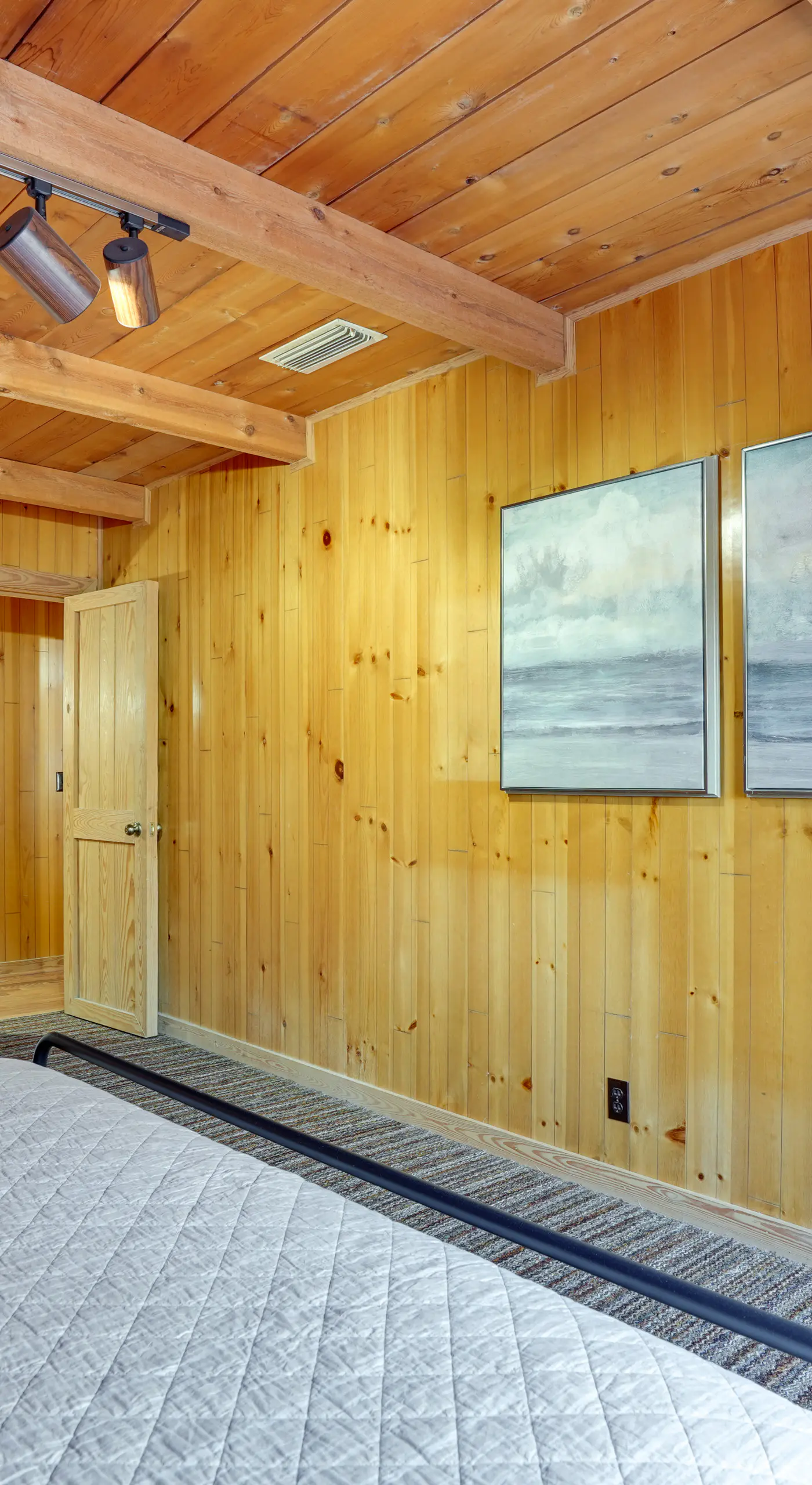 Kentucky Lake Access! Family Log Cabin w/ Deck