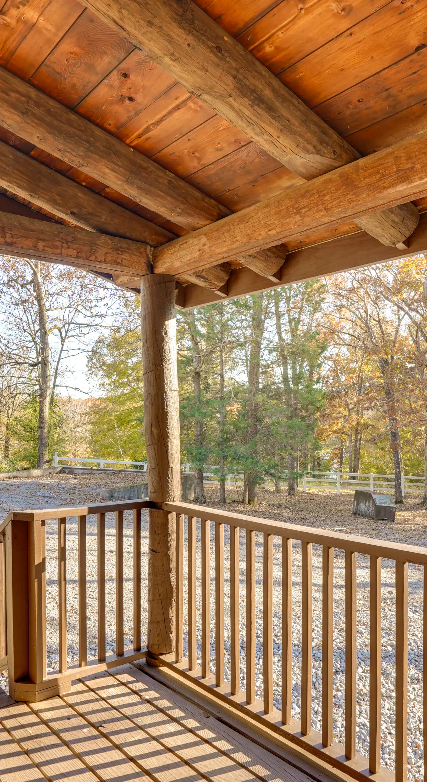 Kentucky Lake Access! Family Log Cabin w/ Deck