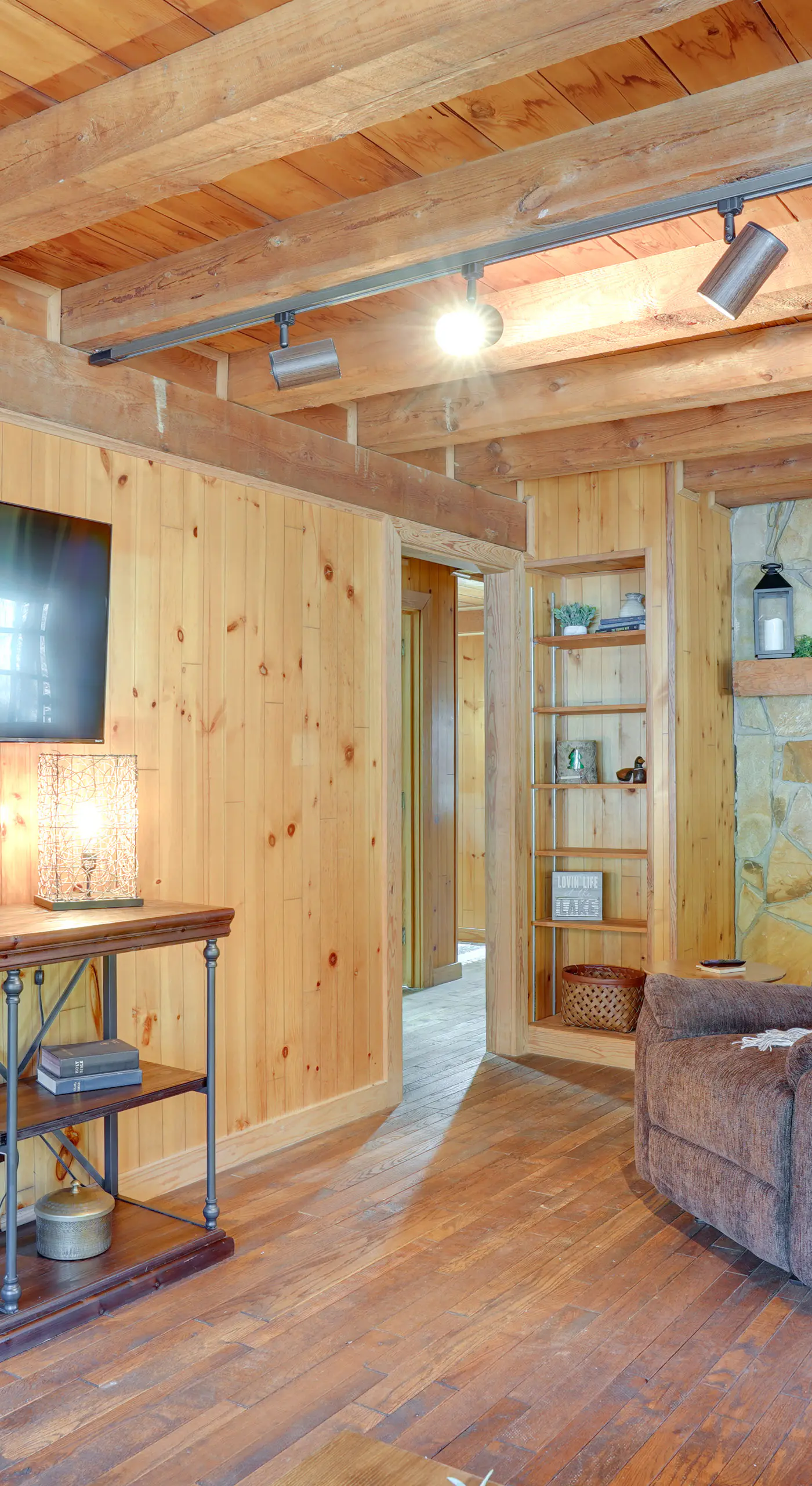 Kentucky Lake Access! Family Log Cabin w/ Deck