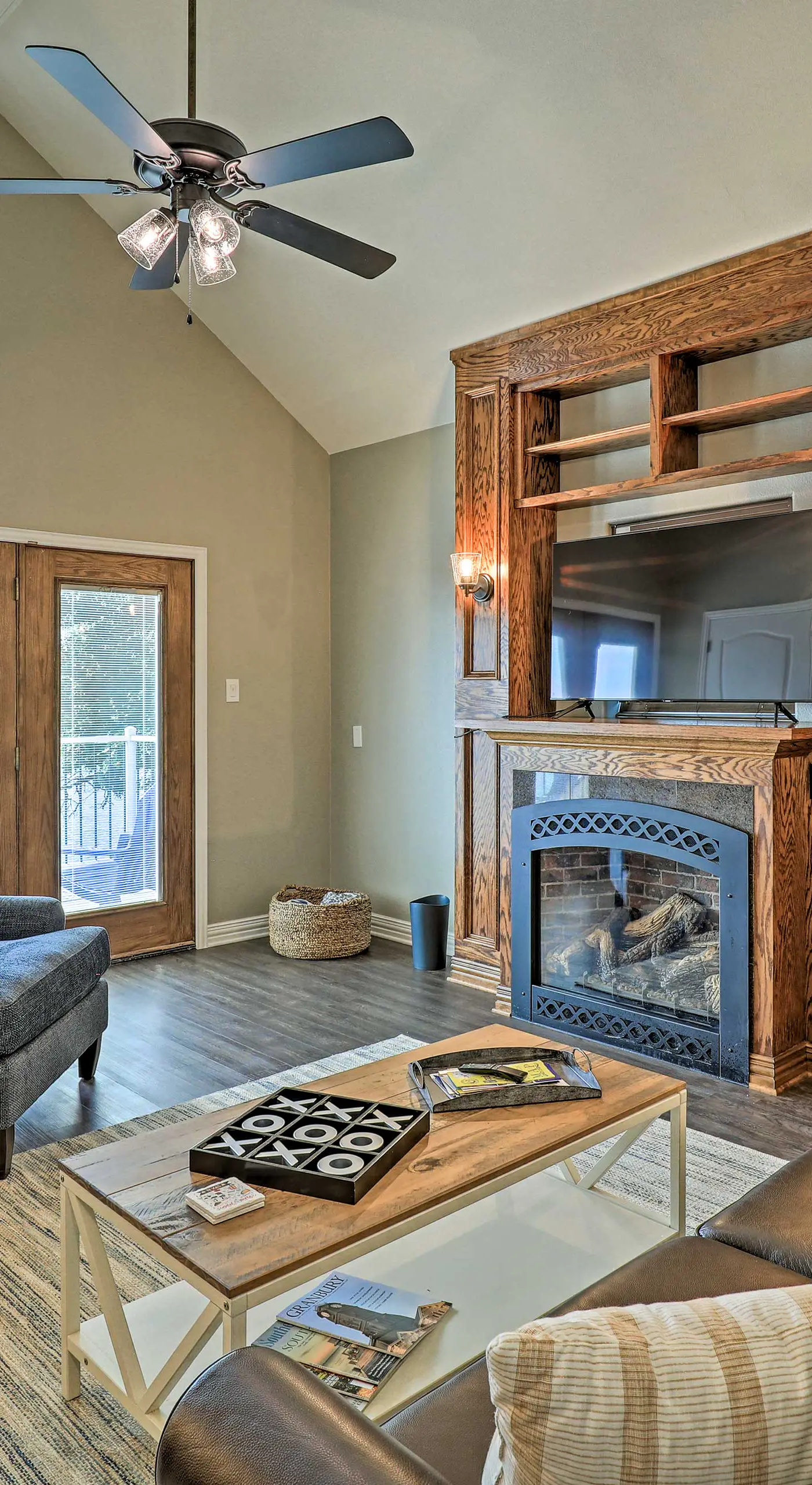 Lavish Lake House, Near Vineyards + Marinas!