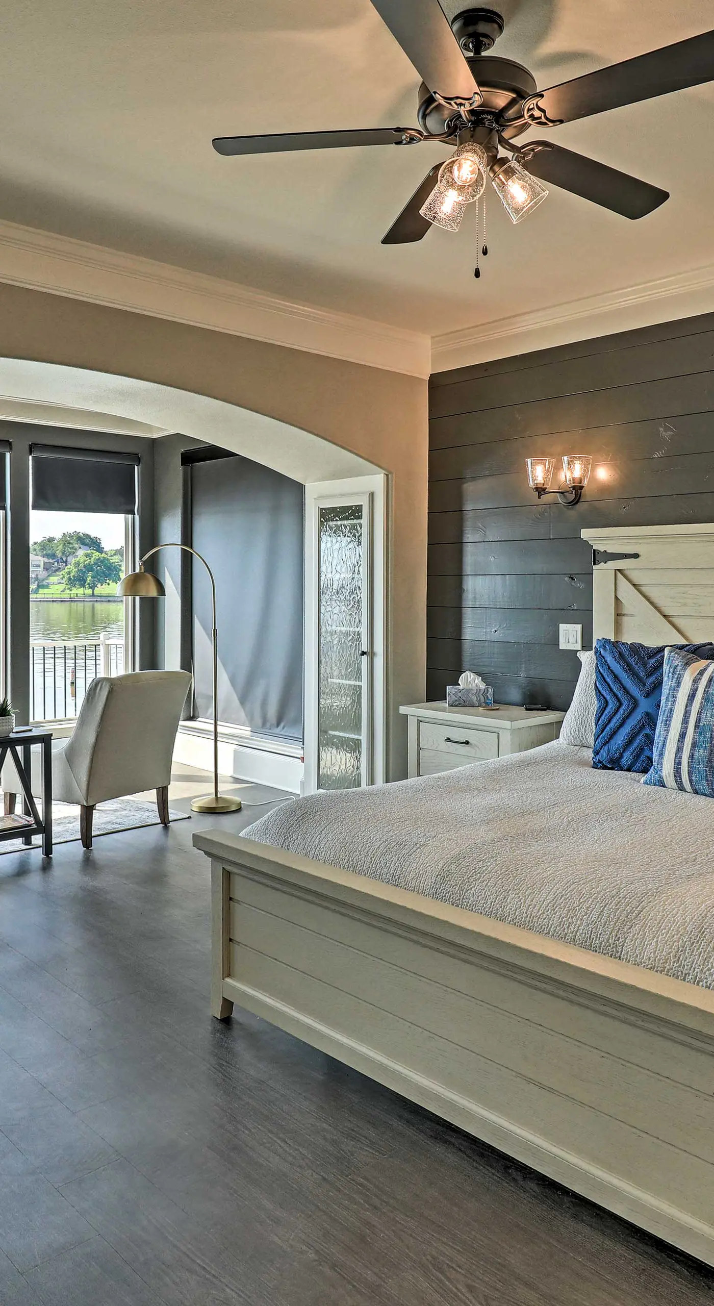 Lavish Lake House, Near Vineyards + Marinas!