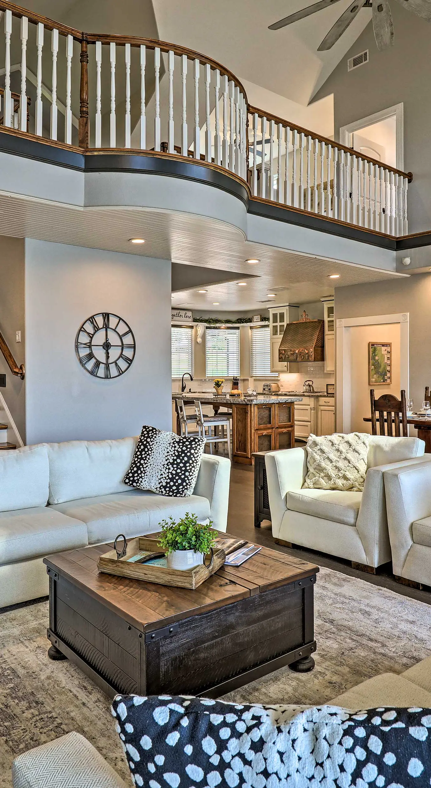 Lavish Lake House, Near Vineyards + Marinas!