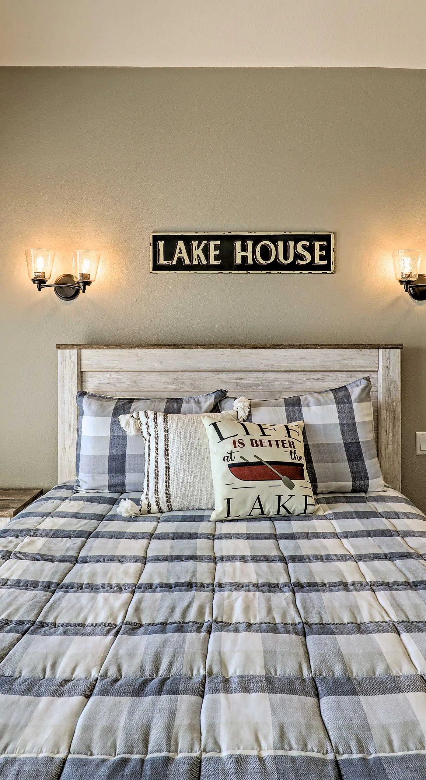 Lavish Lake House, Near Vineyards + Marinas!