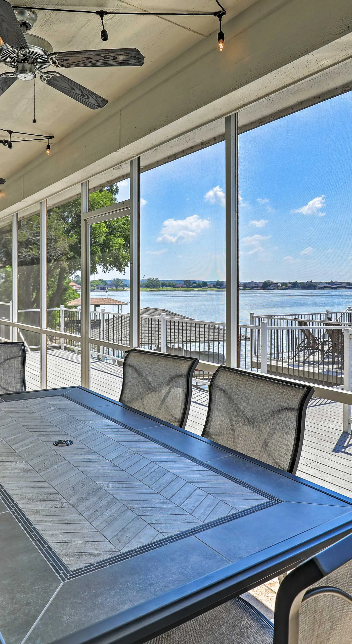 Lavish Lake House, Near Vineyards + Marinas!