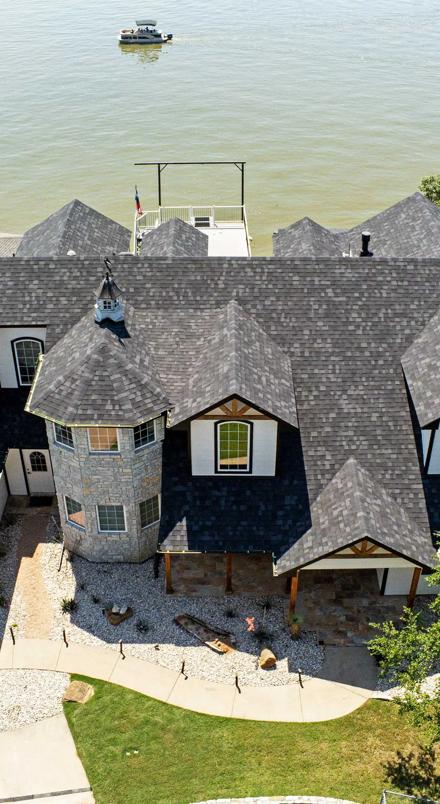 Lavish Lake House, Near Vineyards + Marinas!