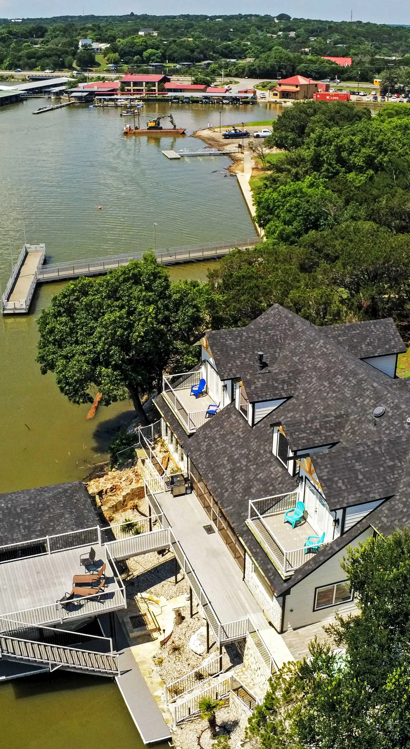 Lavish Lake House, Near Vineyards + Marinas!