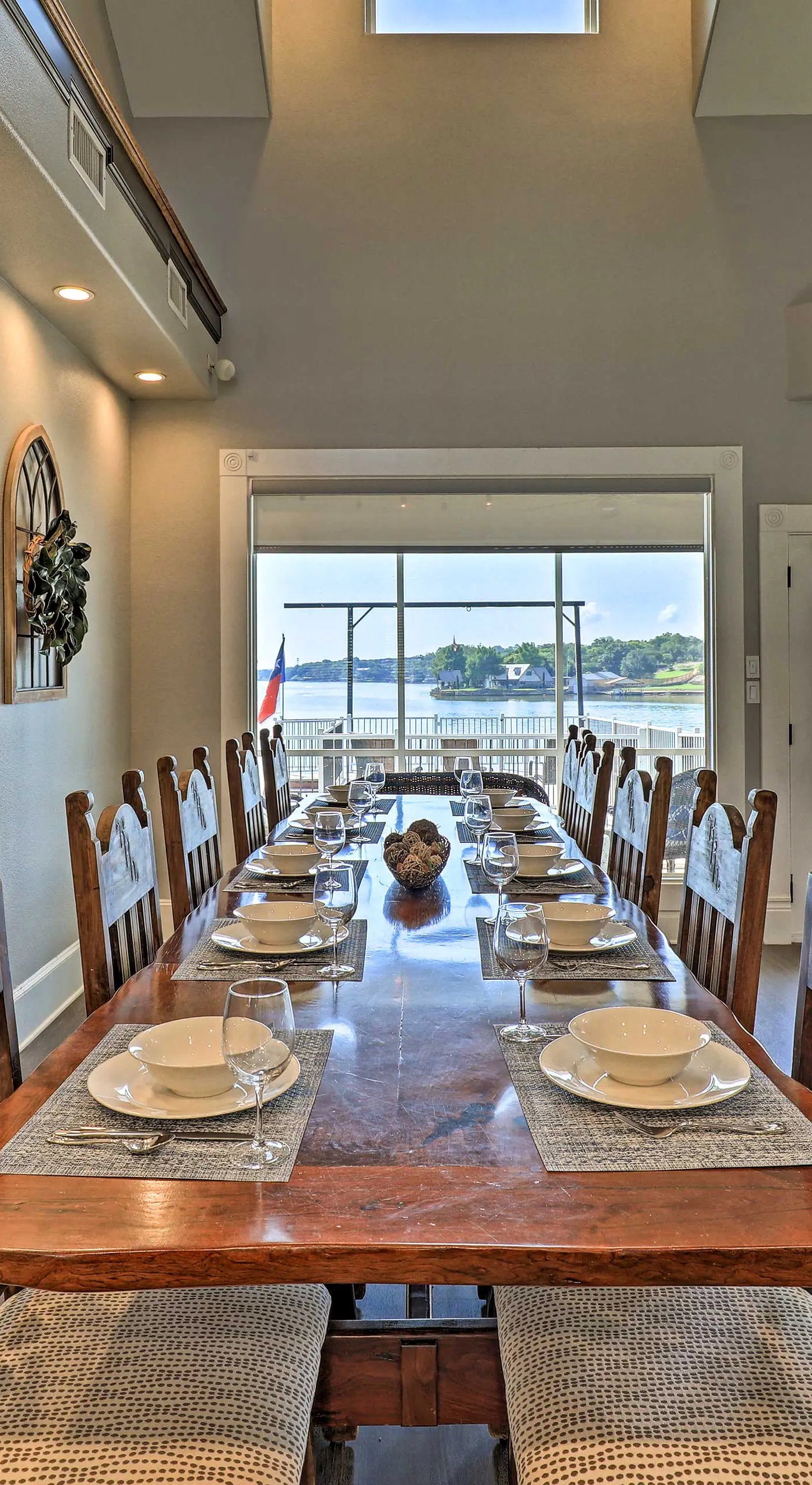 Lavish Lake House, Near Vineyards + Marinas!