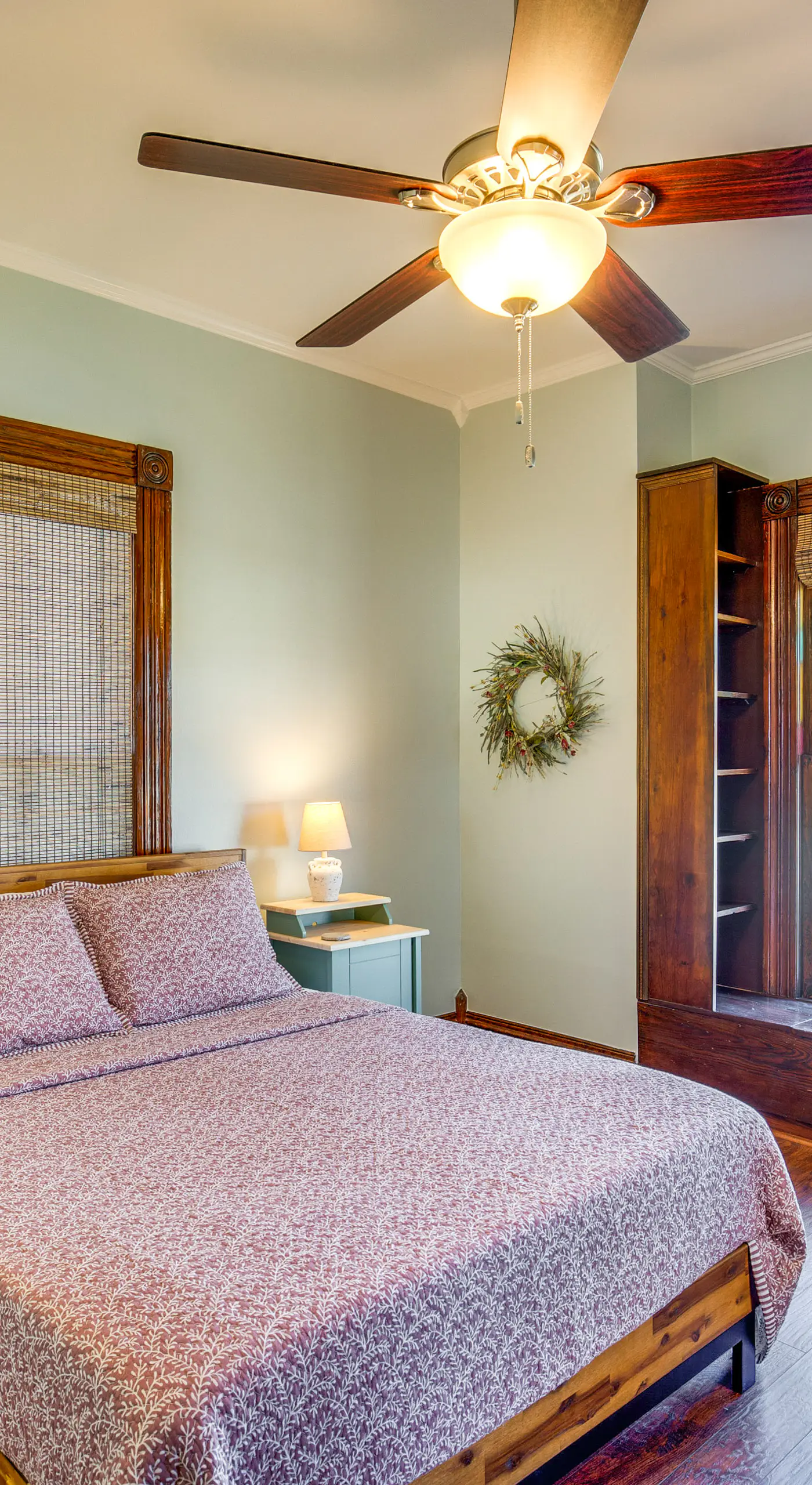 Granbury Home w/ Fire Pit, Walk to The Square!