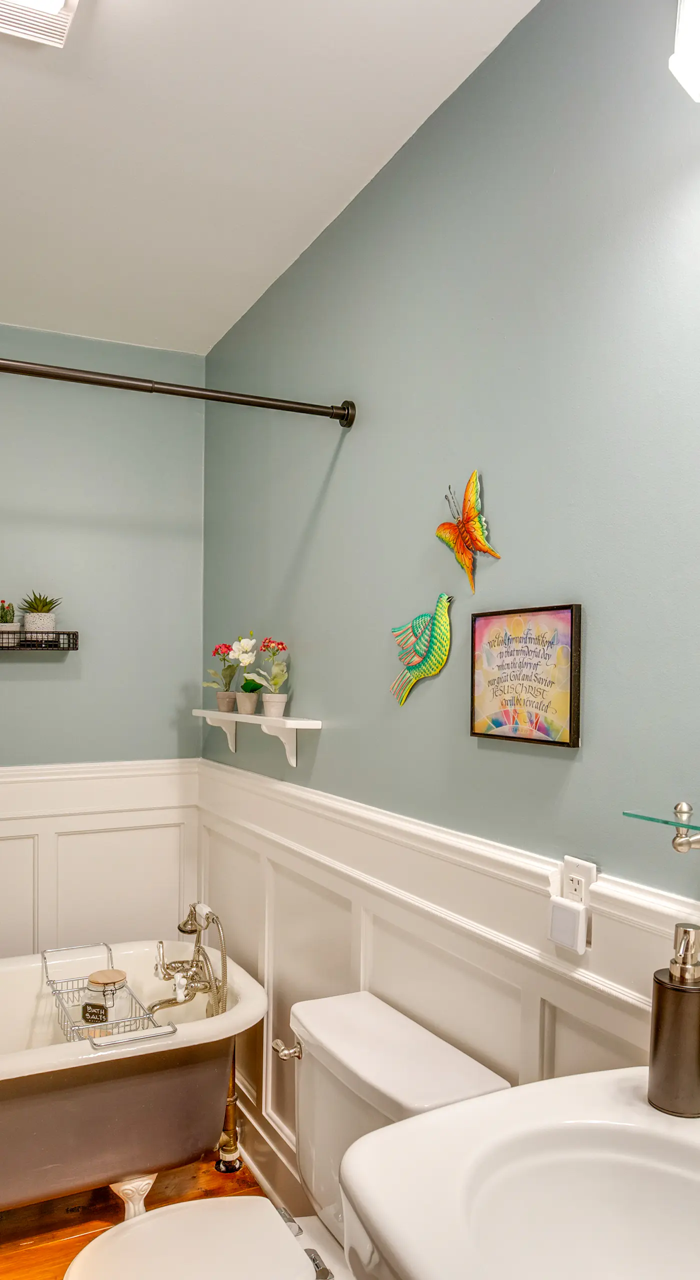 Granbury Home w/ Fire Pit, Walk to The Square!