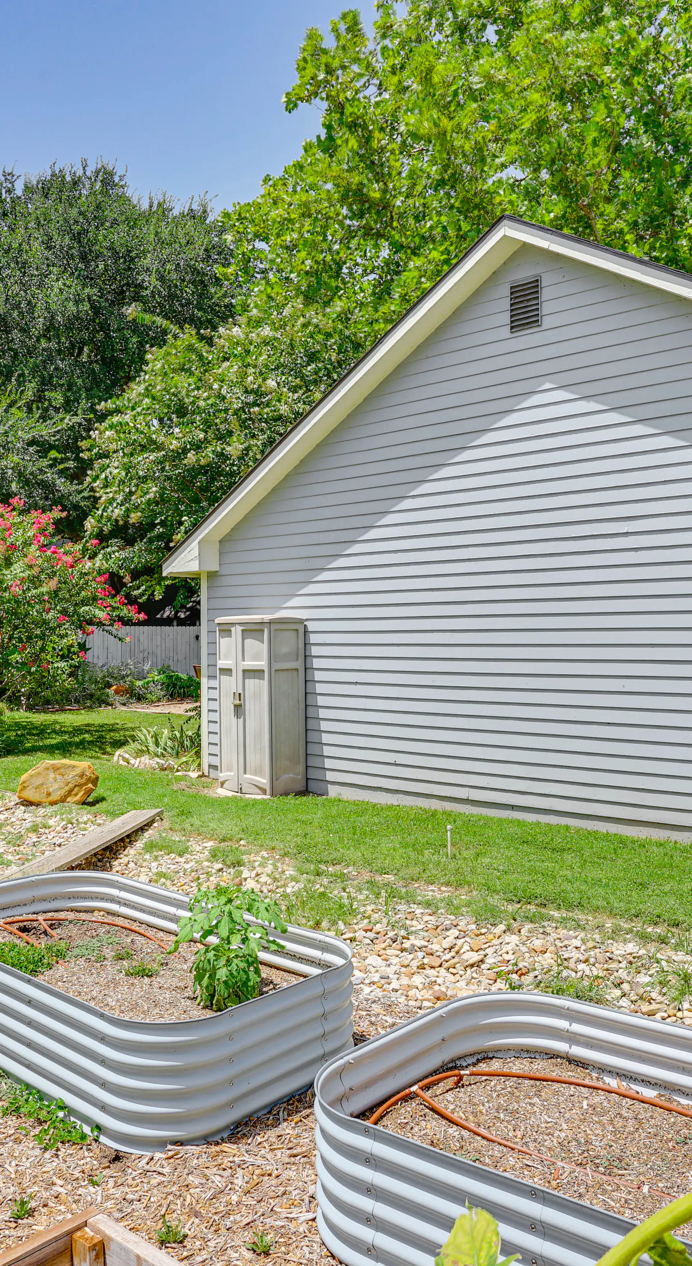 Granbury Home w/ Fire Pit, Walk to The Square!